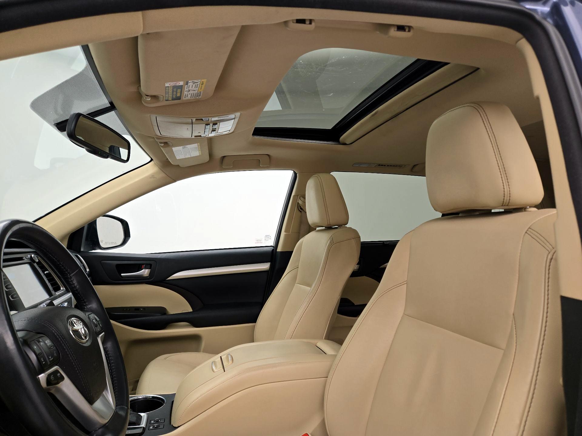 Thumbnail: 2016 Toyota Highlander - 19