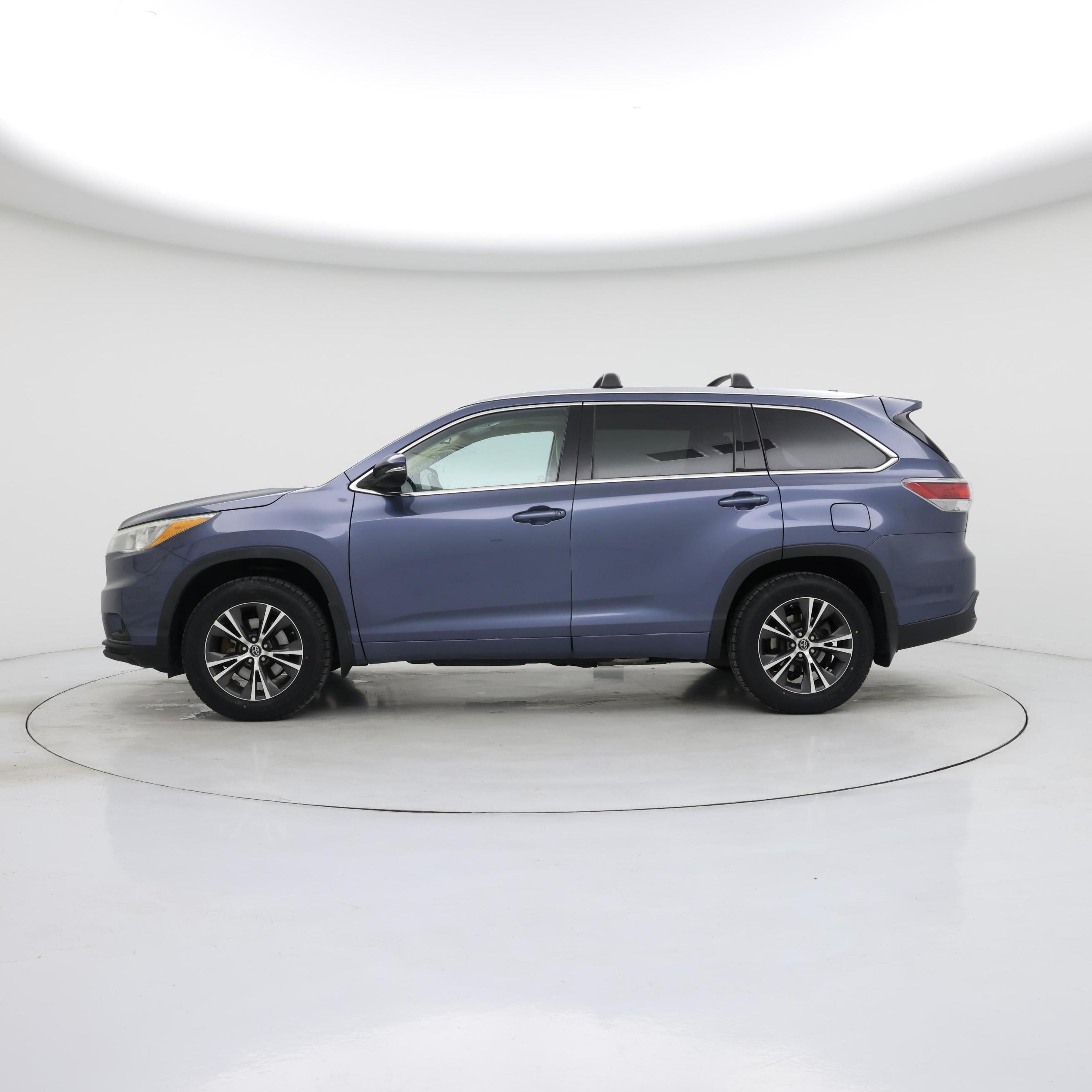 Thumbnail: 2016 Toyota Highlander - 3