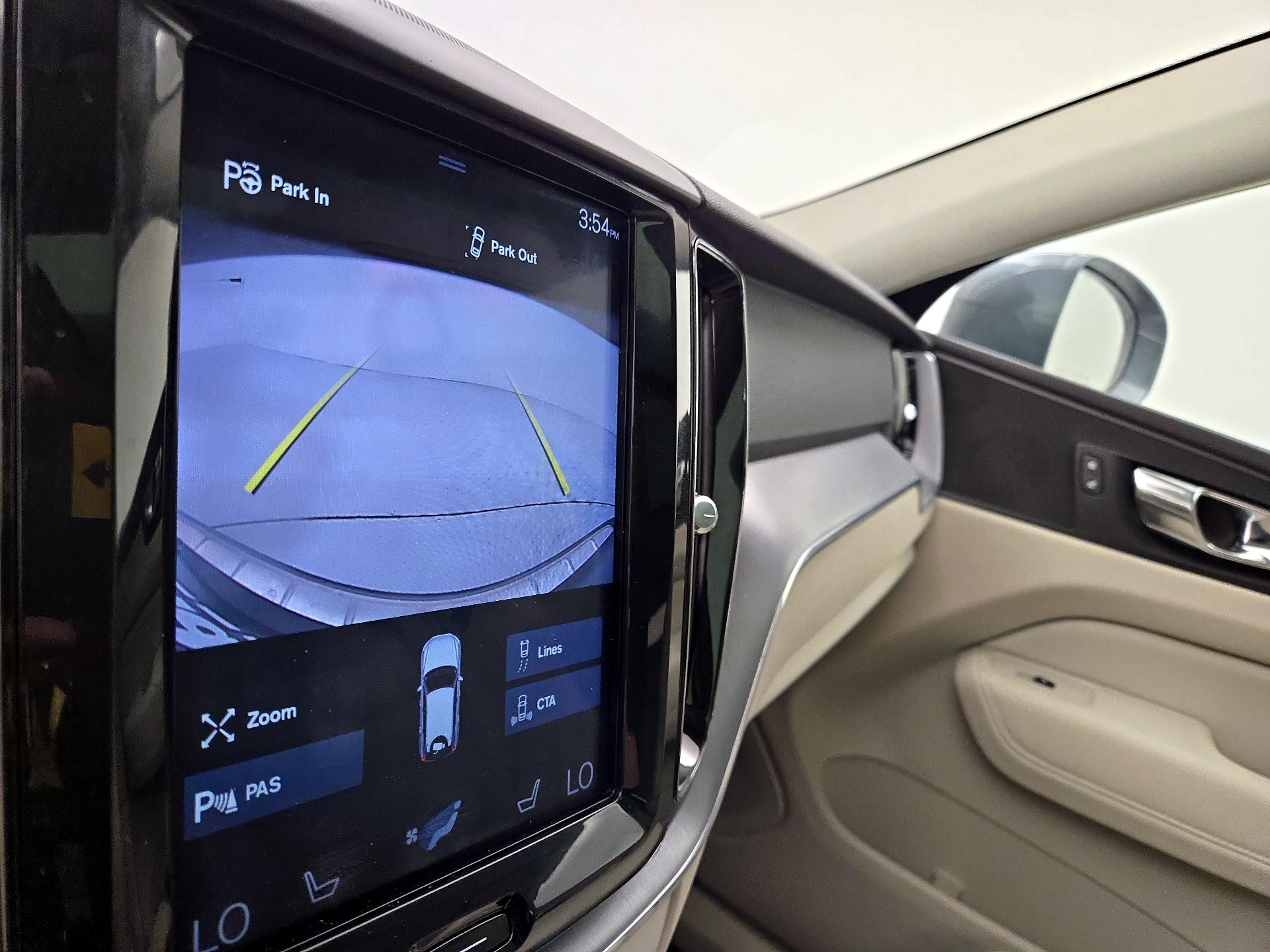 Thumbnail: 2019 Volvo XC60 - 15