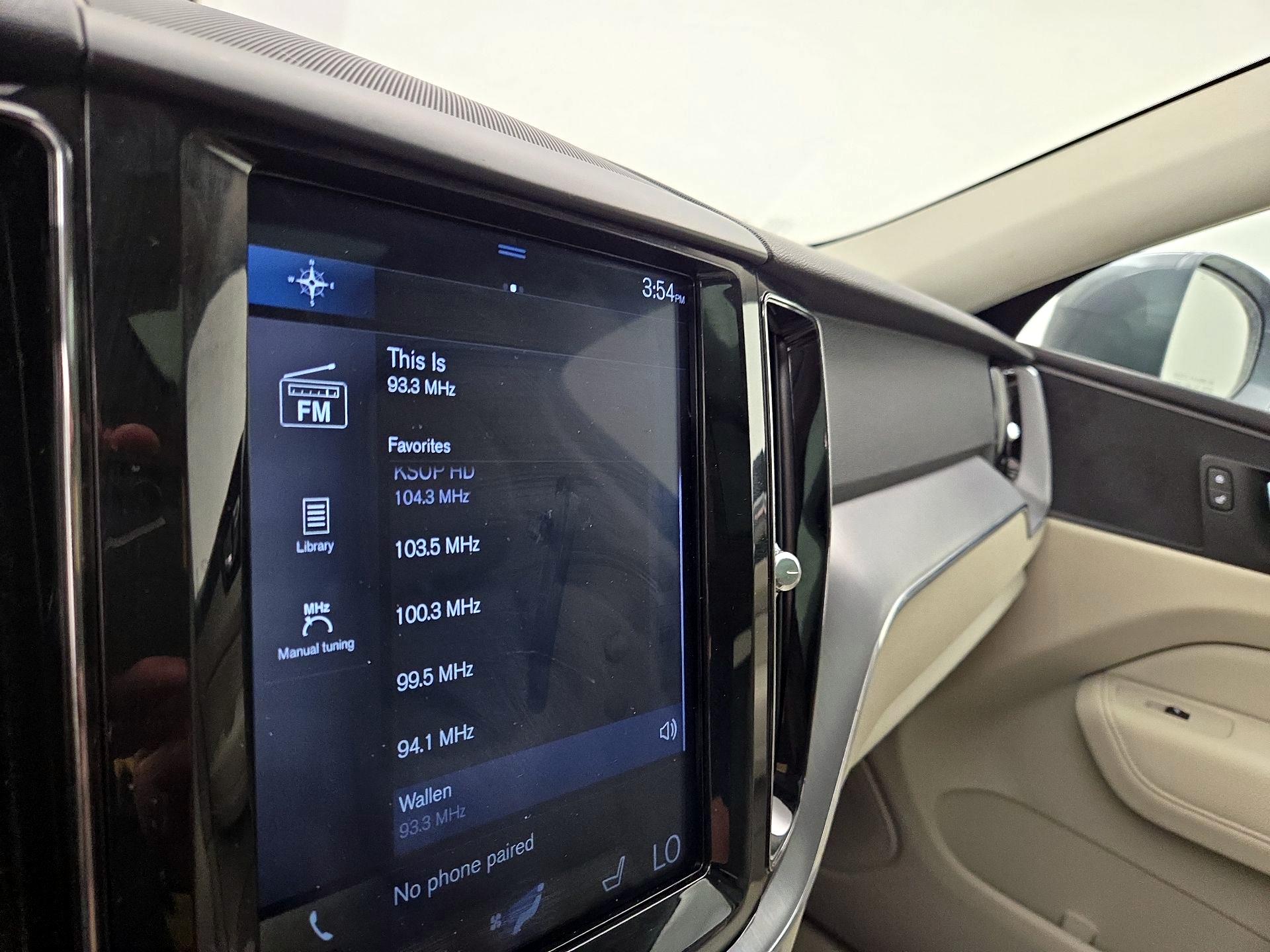 Thumbnail: 2019 Volvo XC60 - 16