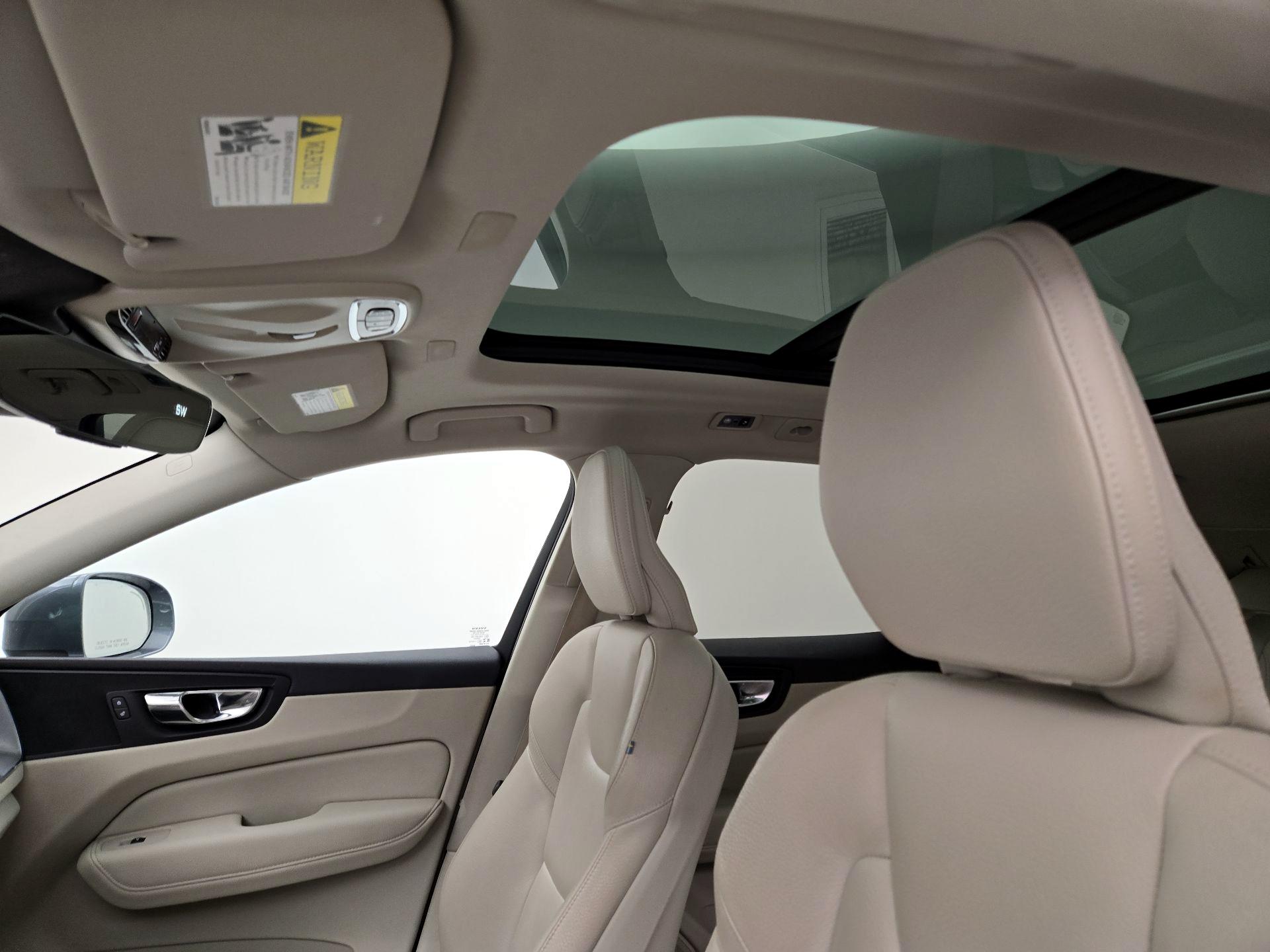 Thumbnail: 2019 Volvo XC60 - 20