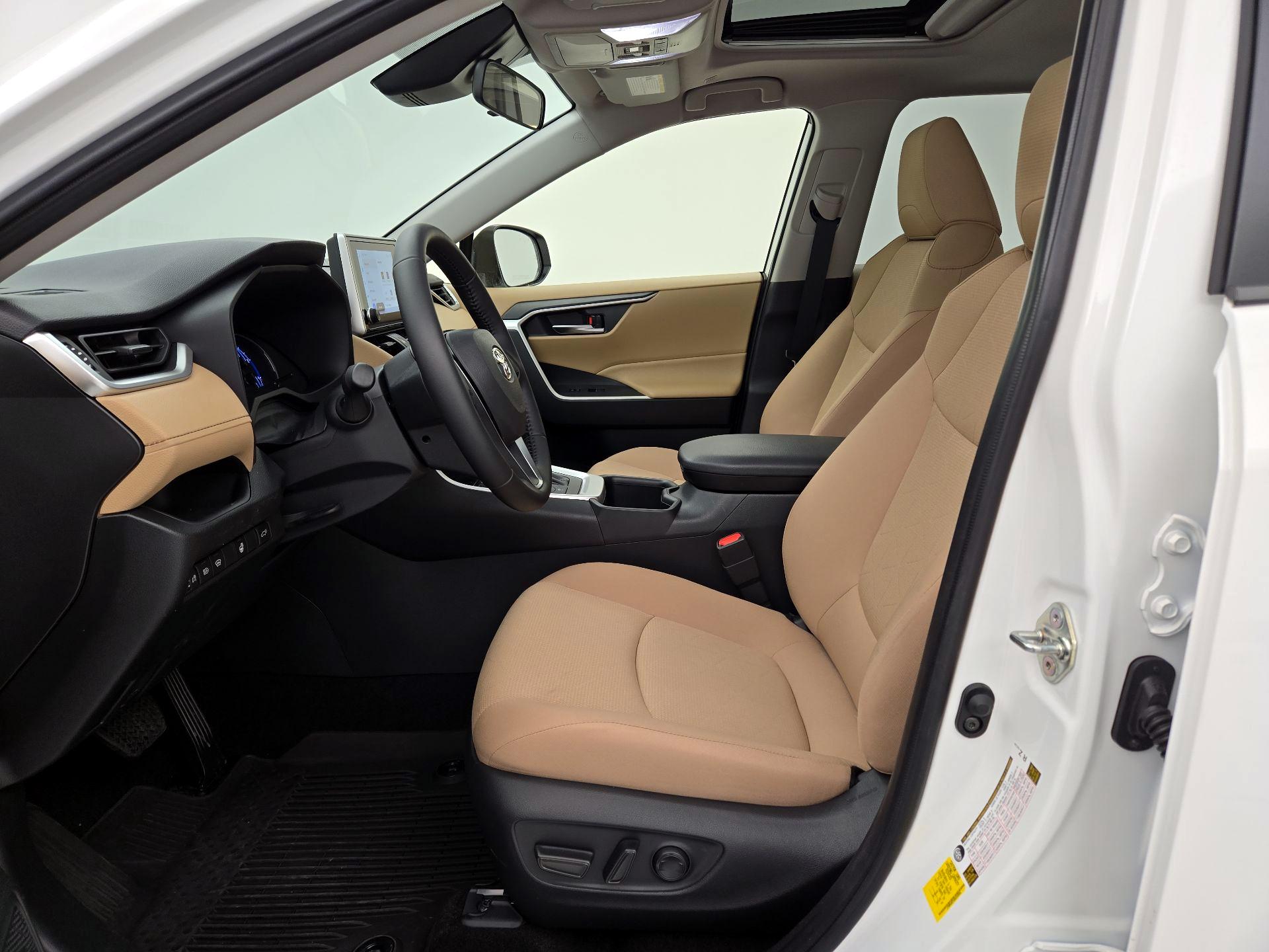 Thumbnail: 2025 Toyota RAV4 - 11