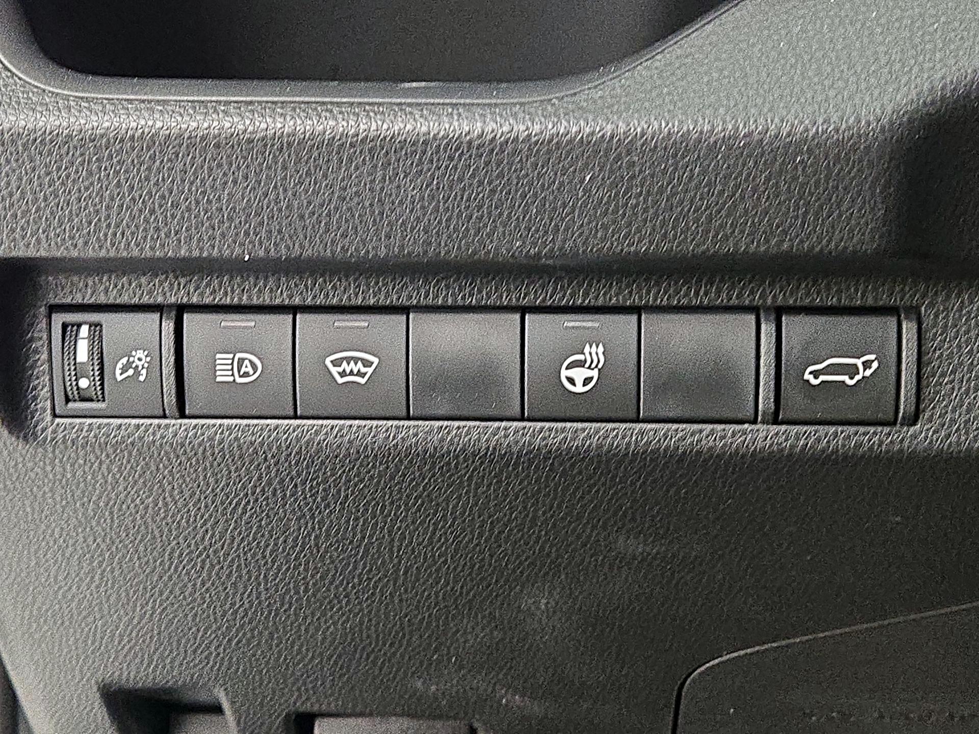 Thumbnail: 2025 Toyota RAV4 - 13