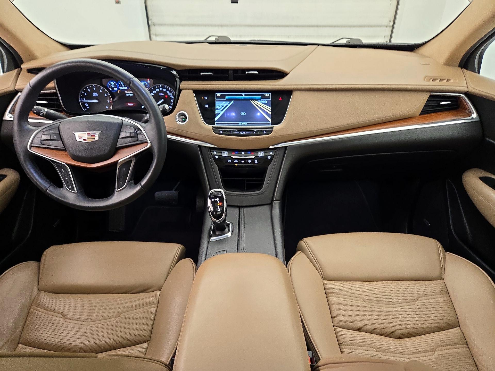 Thumbnail: 2017 Cadillac XT5 - 9