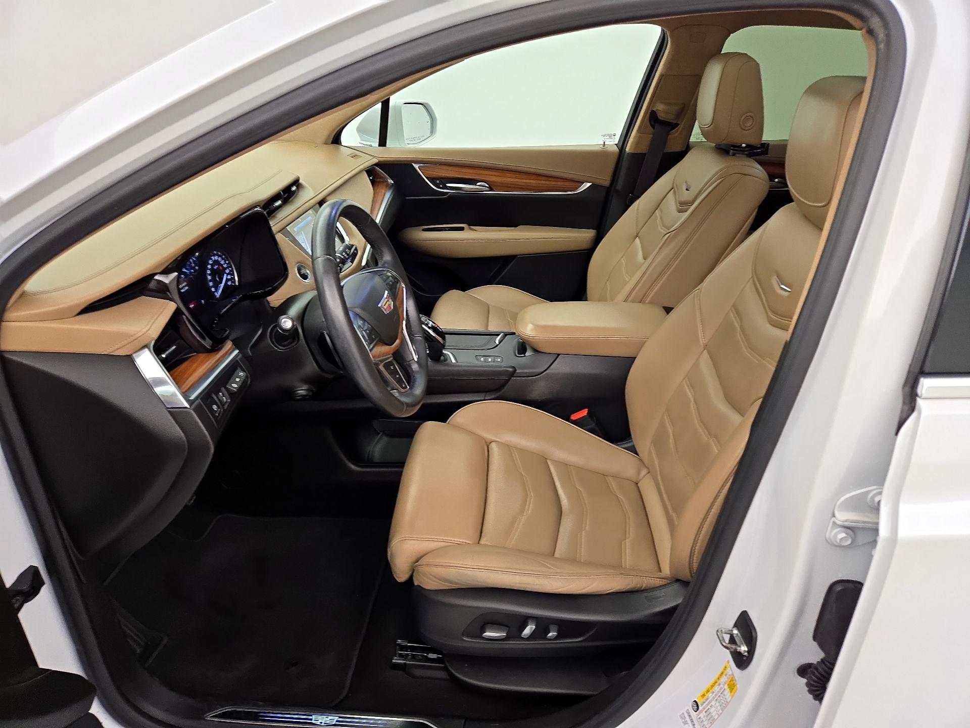 Thumbnail: 2017 Cadillac XT5 - 11