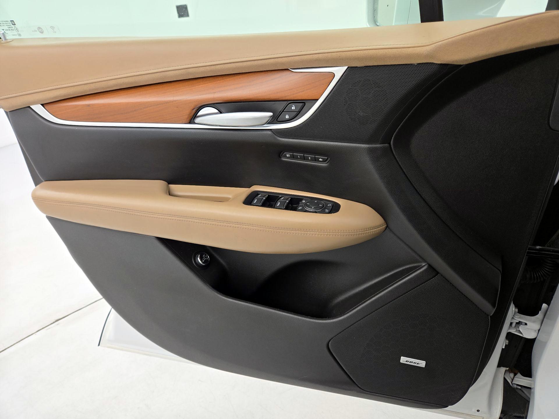 Thumbnail: 2017 Cadillac XT5 - 12