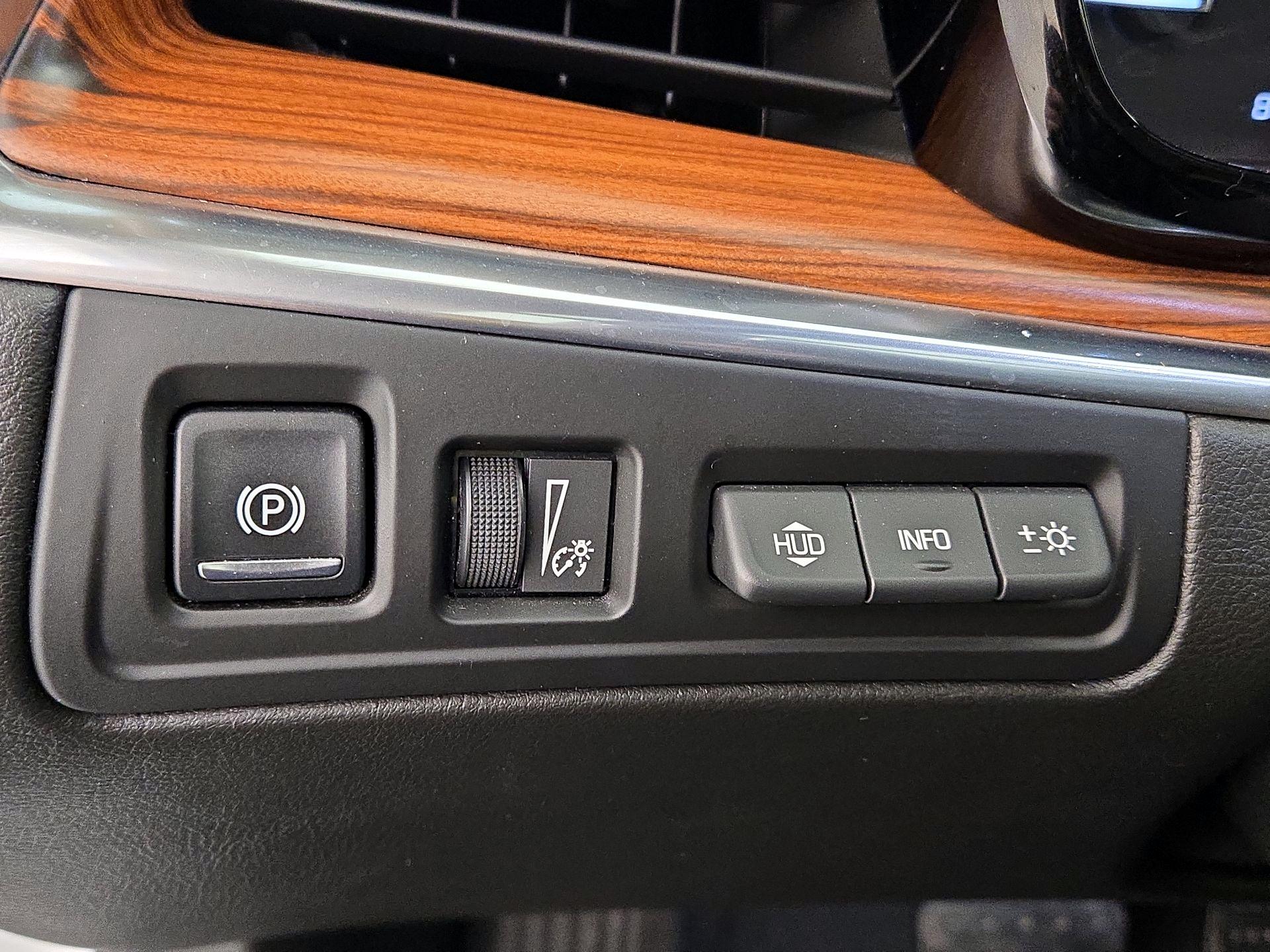 Thumbnail: 2017 Cadillac XT5 - 13