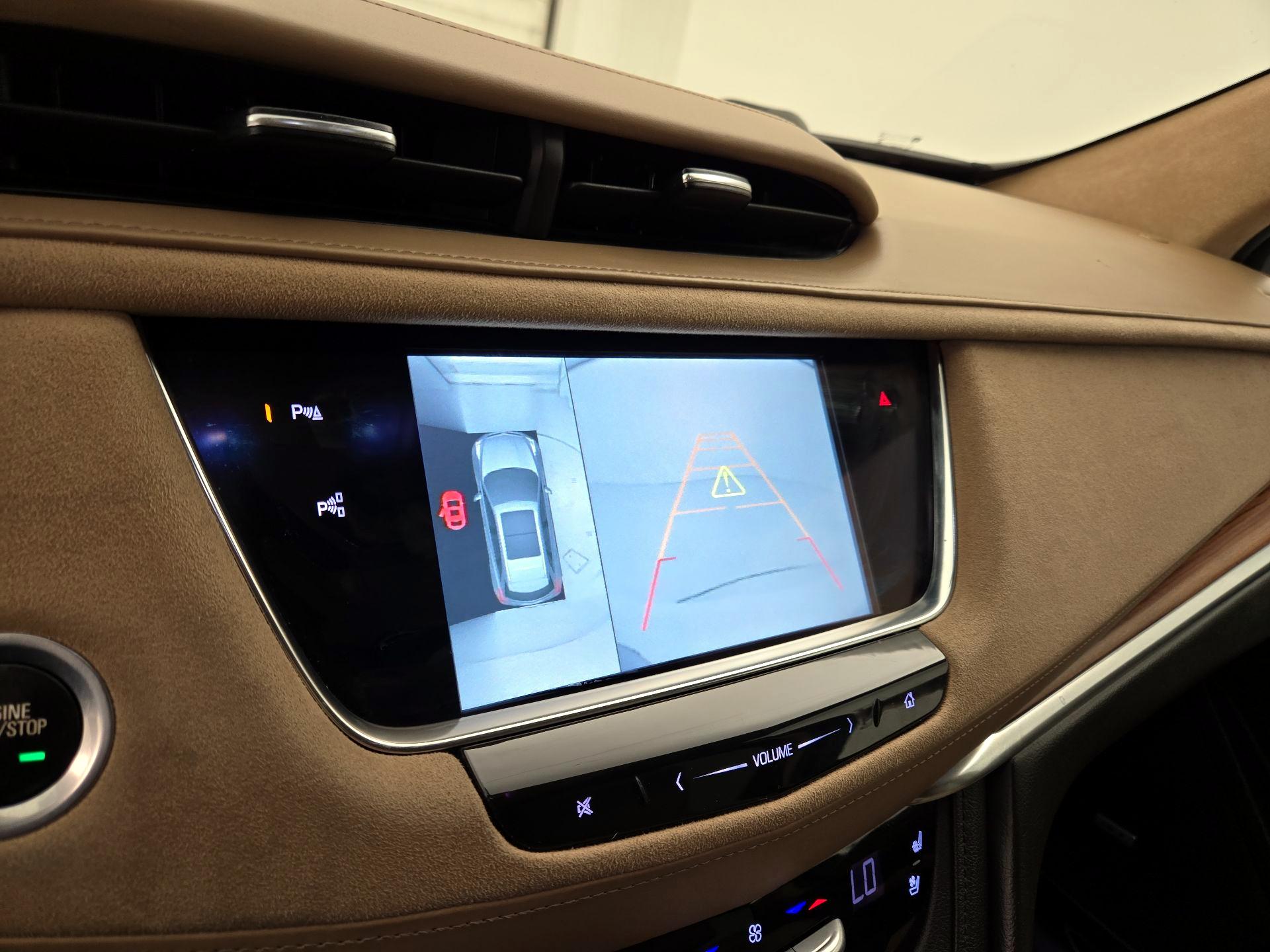Thumbnail: 2017 Cadillac XT5 - 15