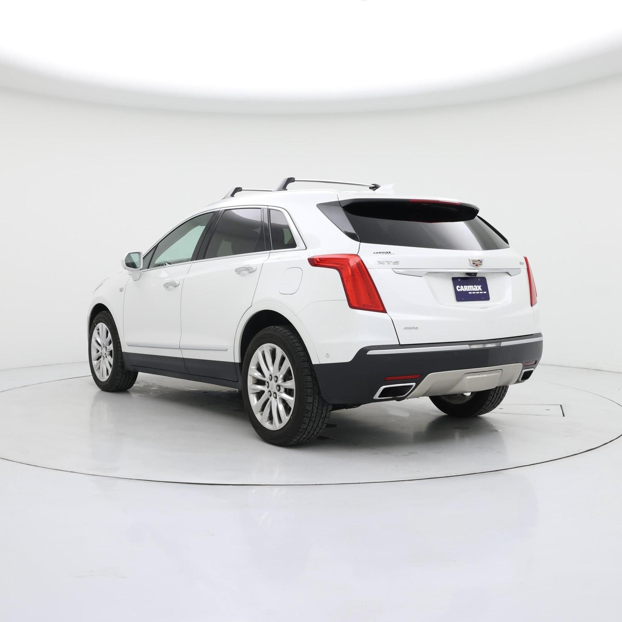 Thumbnail: 2017 Cadillac XT5 - 2