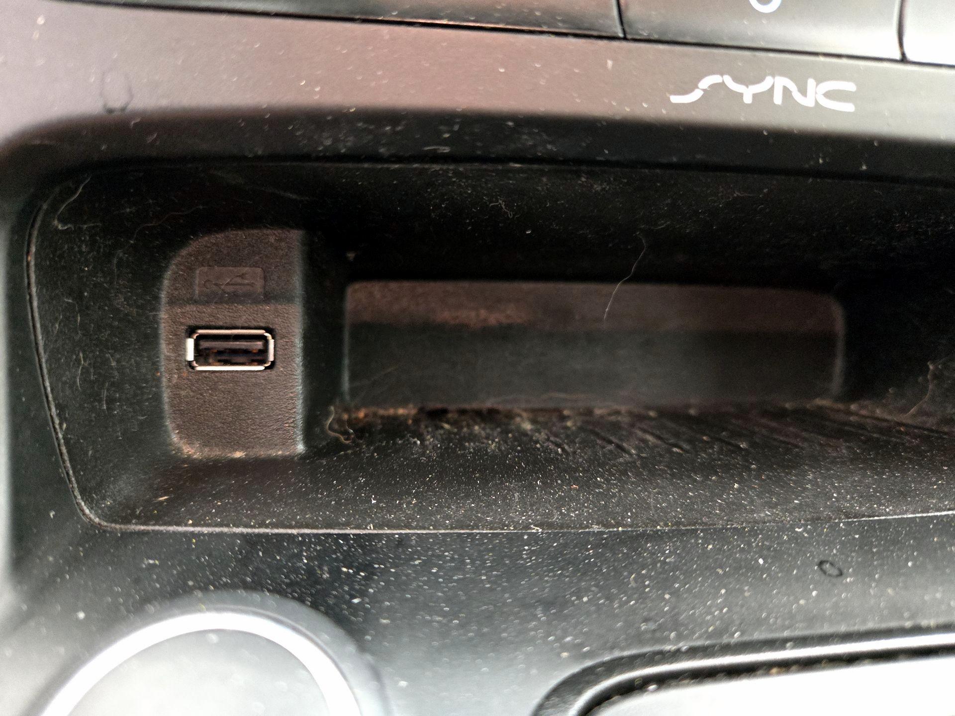 Thumbnail: 2015 Ford Focus - 18