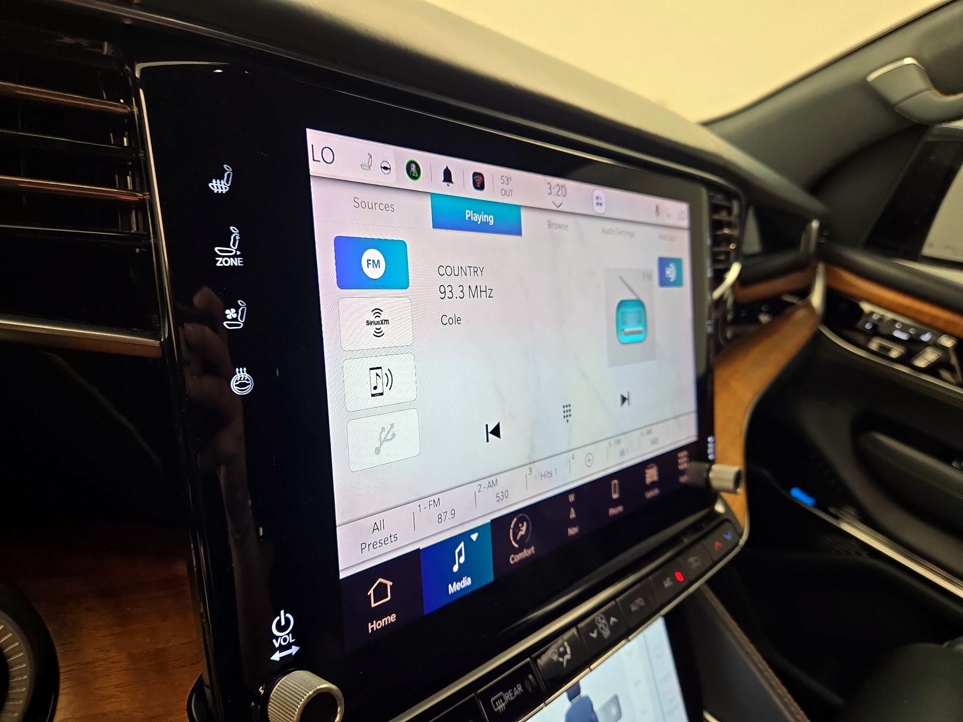 Thumbnail: 2022 Jeep Grand Wagoneer - 16