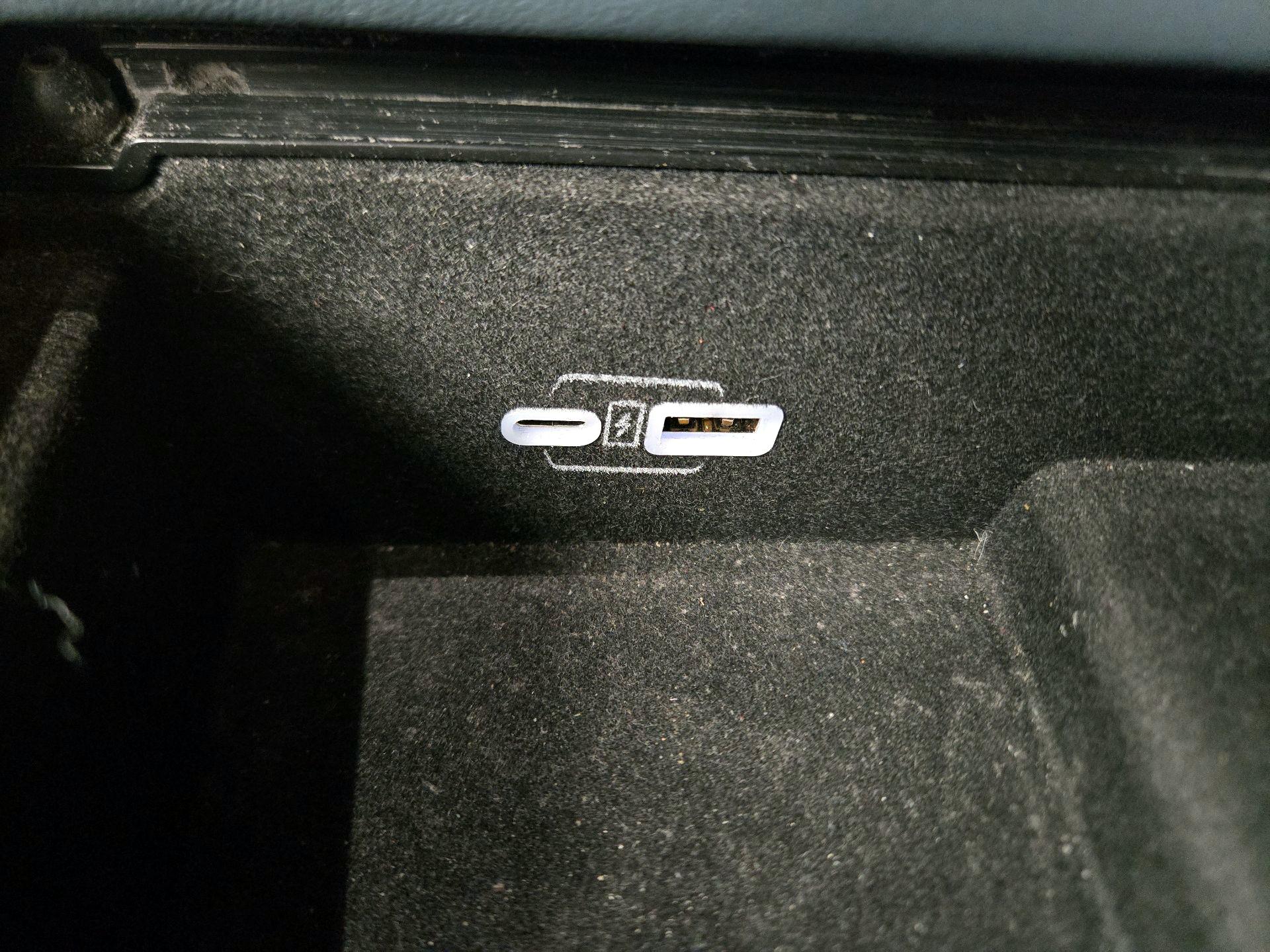 Thumbnail: 2022 Jeep Grand Wagoneer - 19