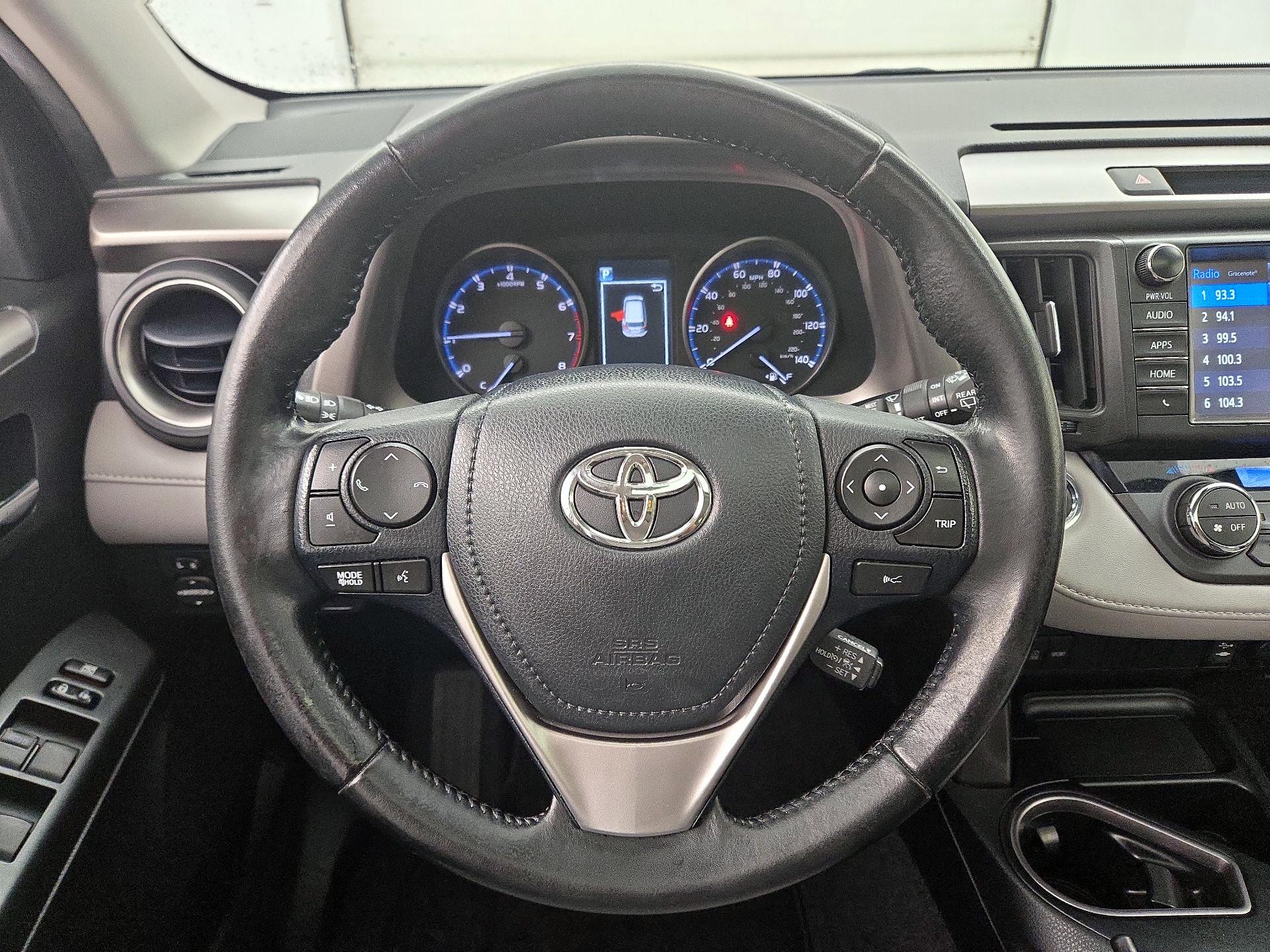 Thumbnail: 2018 Toyota RAV4 - 10