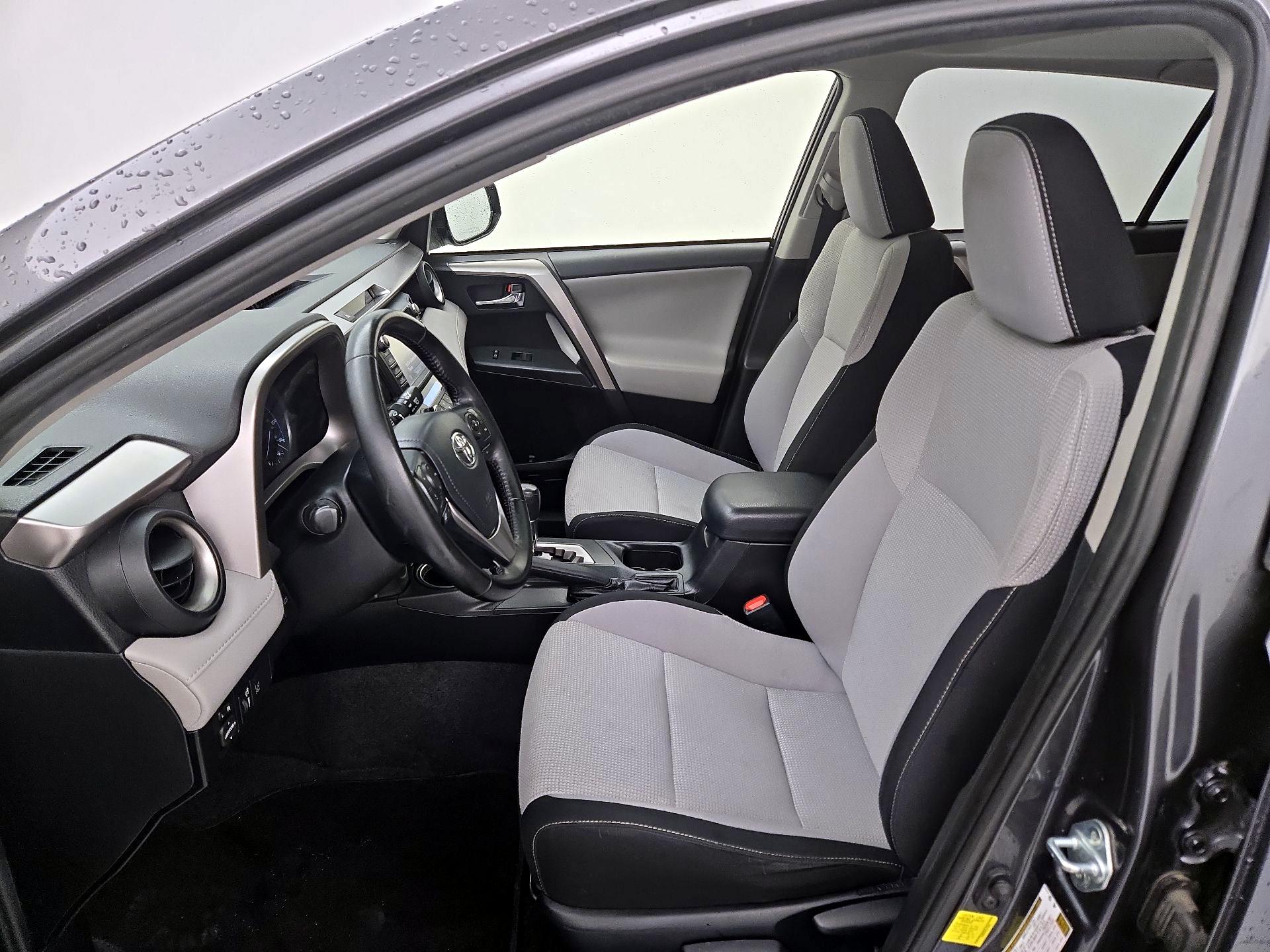 Thumbnail: 2018 Toyota RAV4 - 11