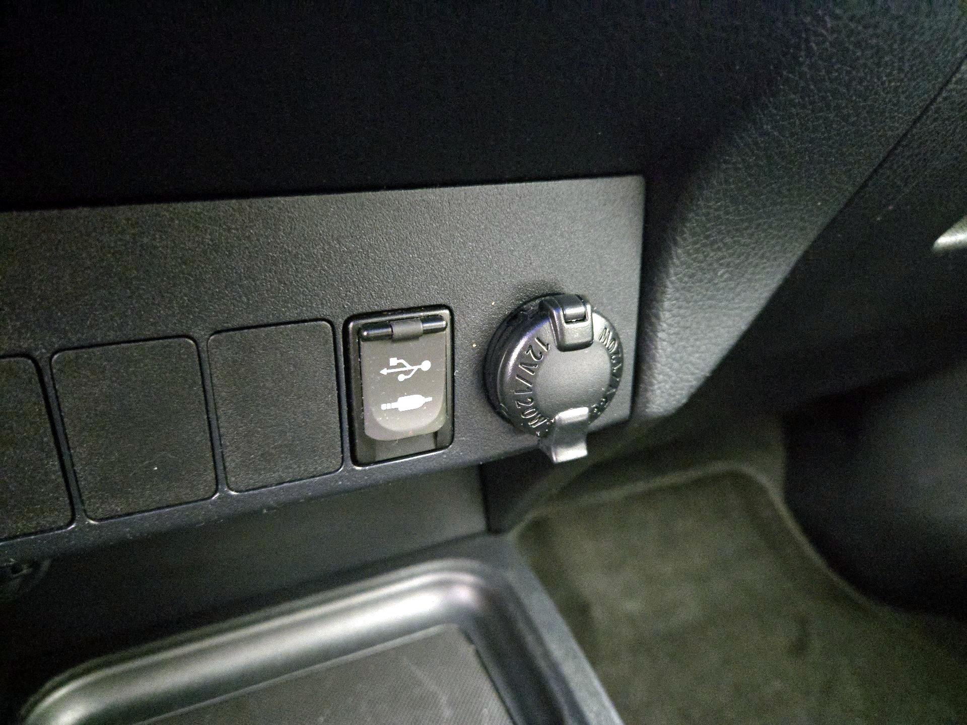 Thumbnail: 2018 Toyota RAV4 - 18