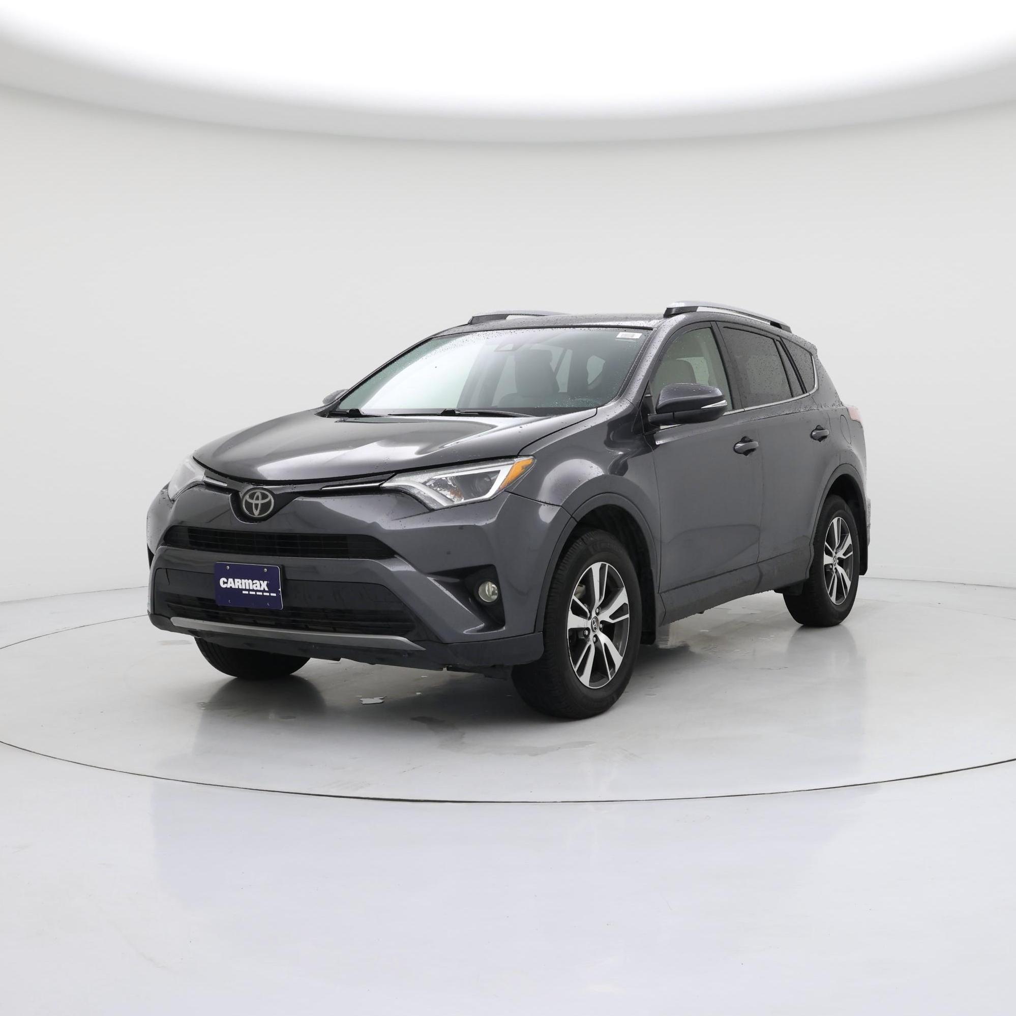 Thumbnail: 2018 Toyota RAV4 - 4