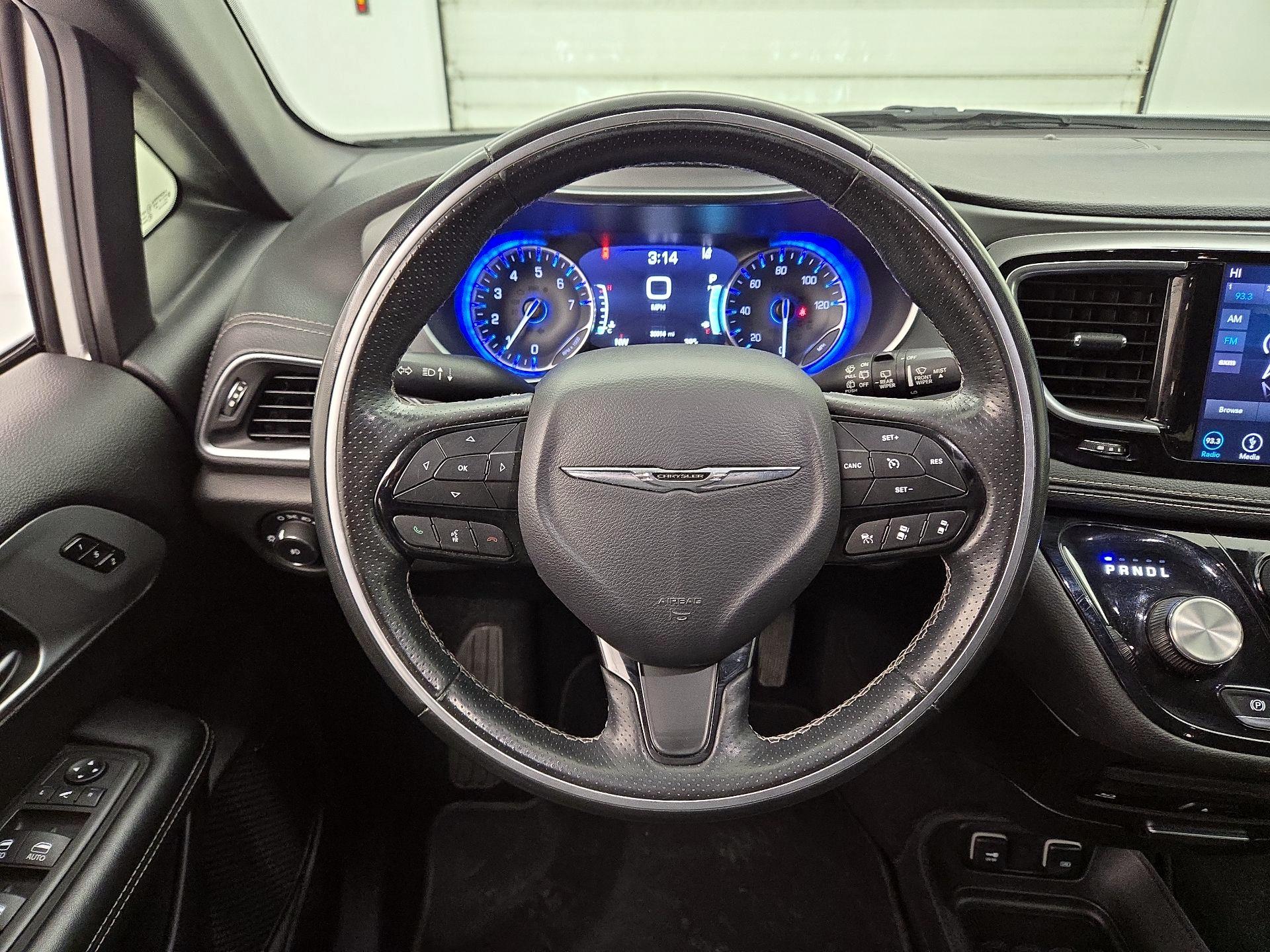 Thumbnail: 2019 Chrysler Pacifica - 10