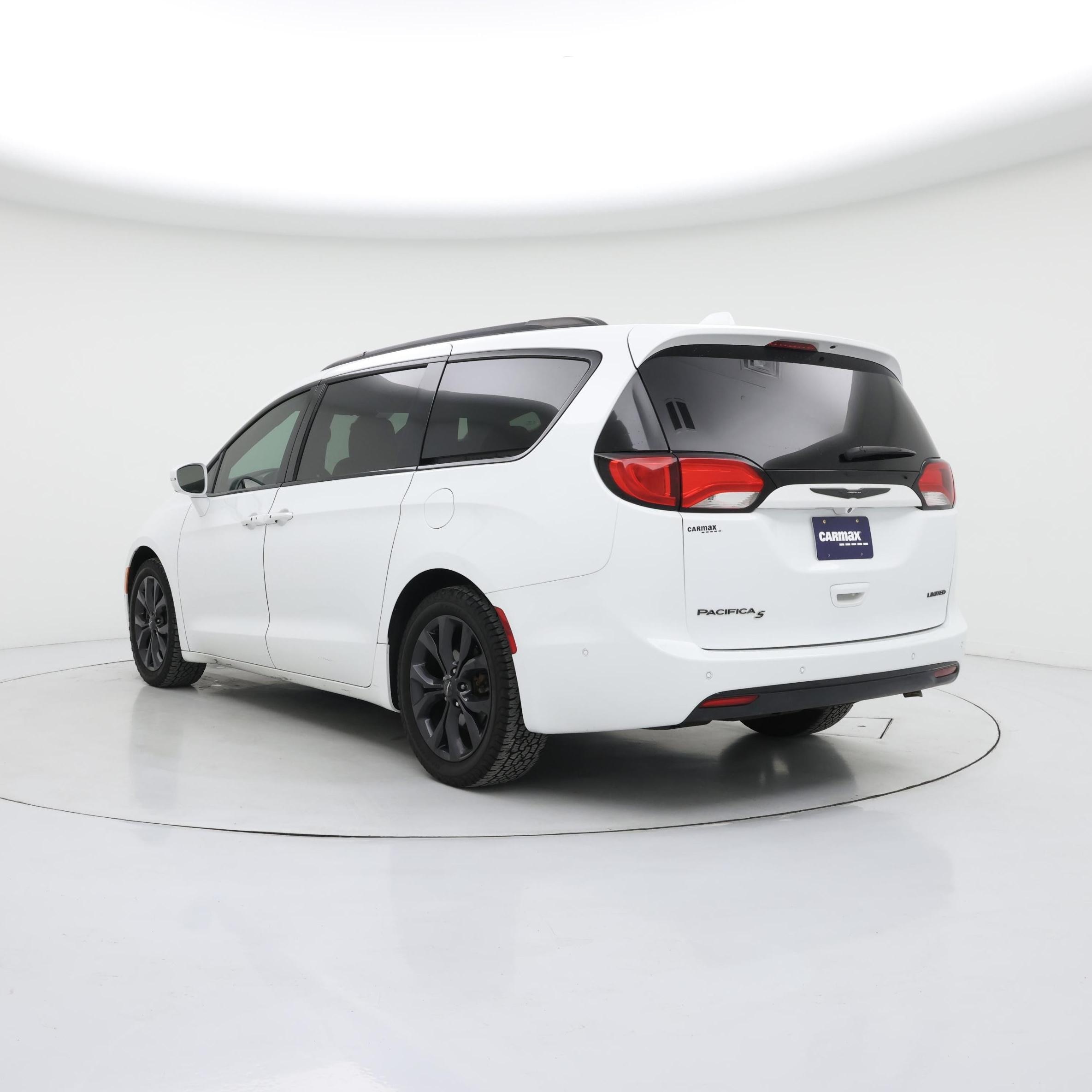 Thumbnail: 2019 Chrysler Pacifica - 2