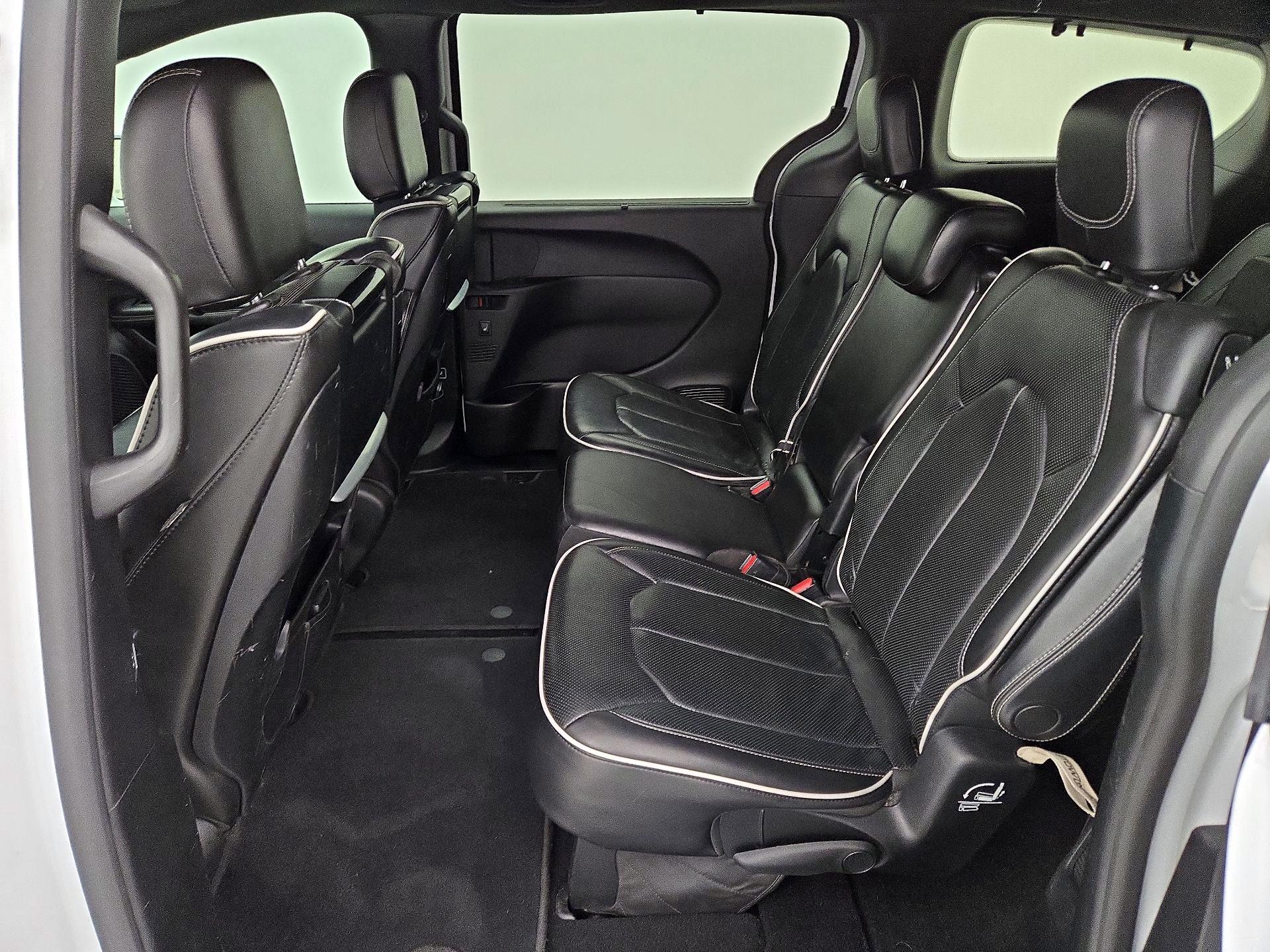 Thumbnail: 2019 Chrysler Pacifica - 20