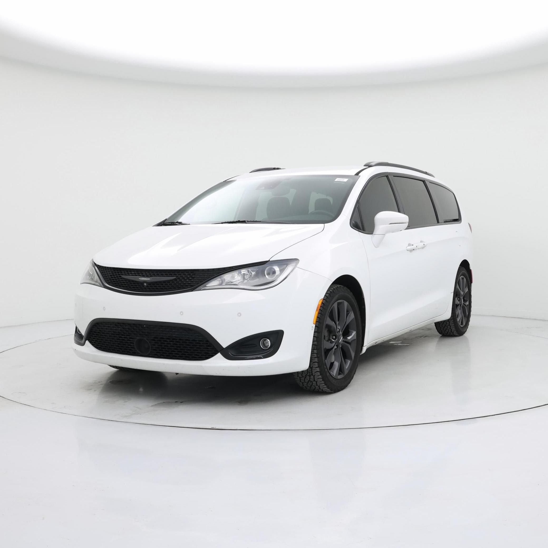 Thumbnail: 2019 Chrysler Pacifica - 4