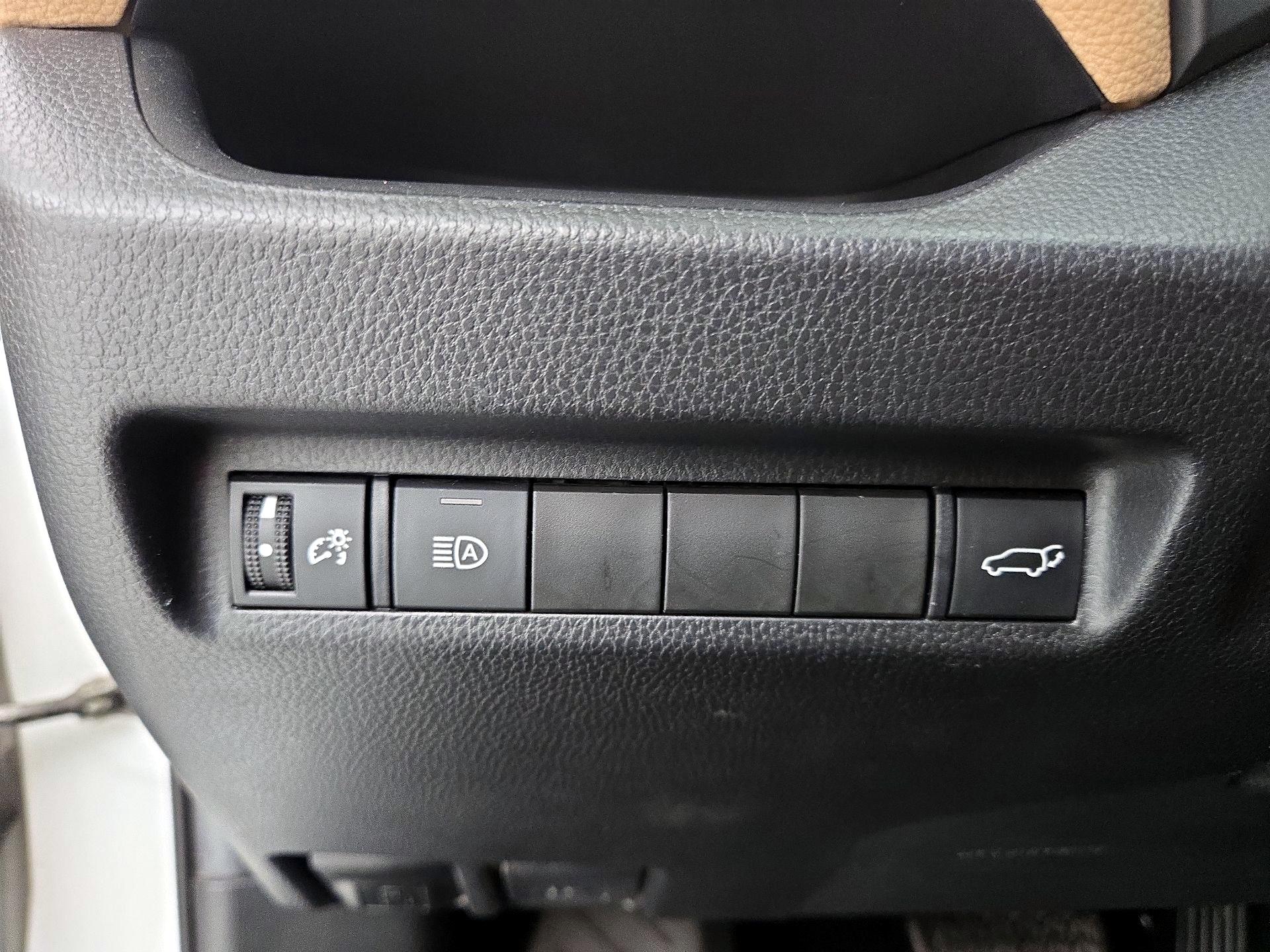 Thumbnail: 2021 Toyota RAV4 - 13