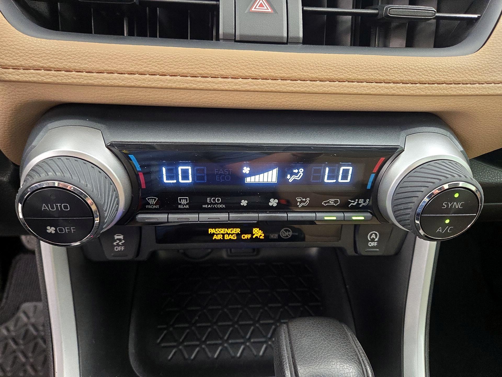 Thumbnail: 2021 Toyota RAV4 - 16