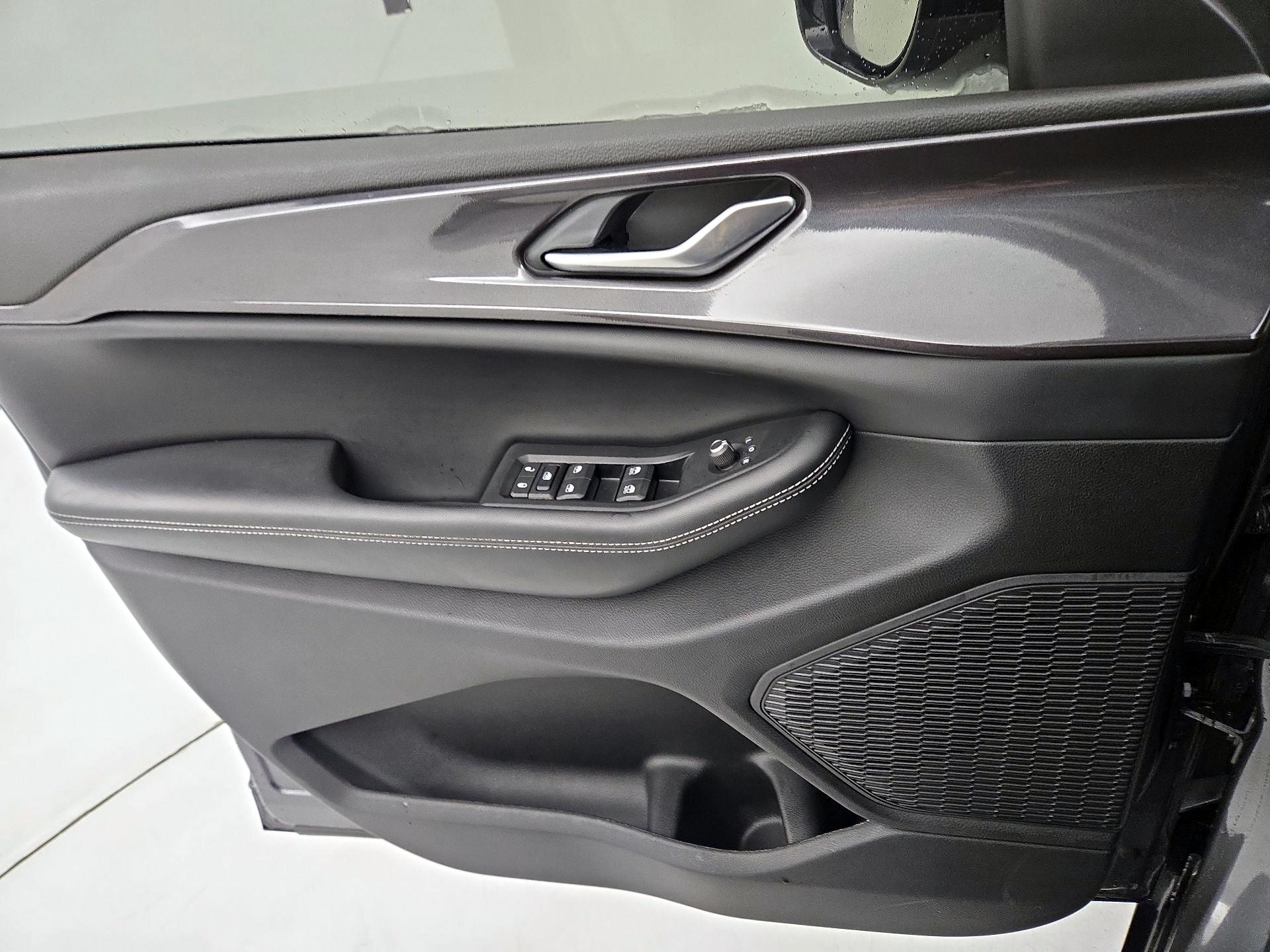 Thumbnail: 2023 Jeep Grand Cherokee - 12