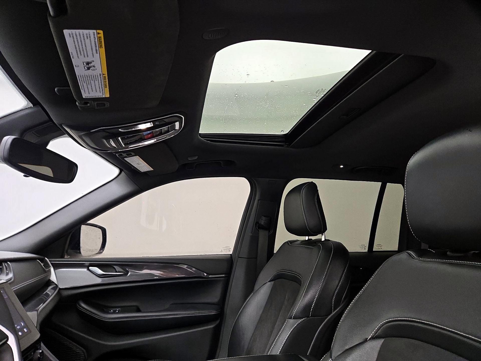 Thumbnail: 2023 Jeep Grand Cherokee - 19