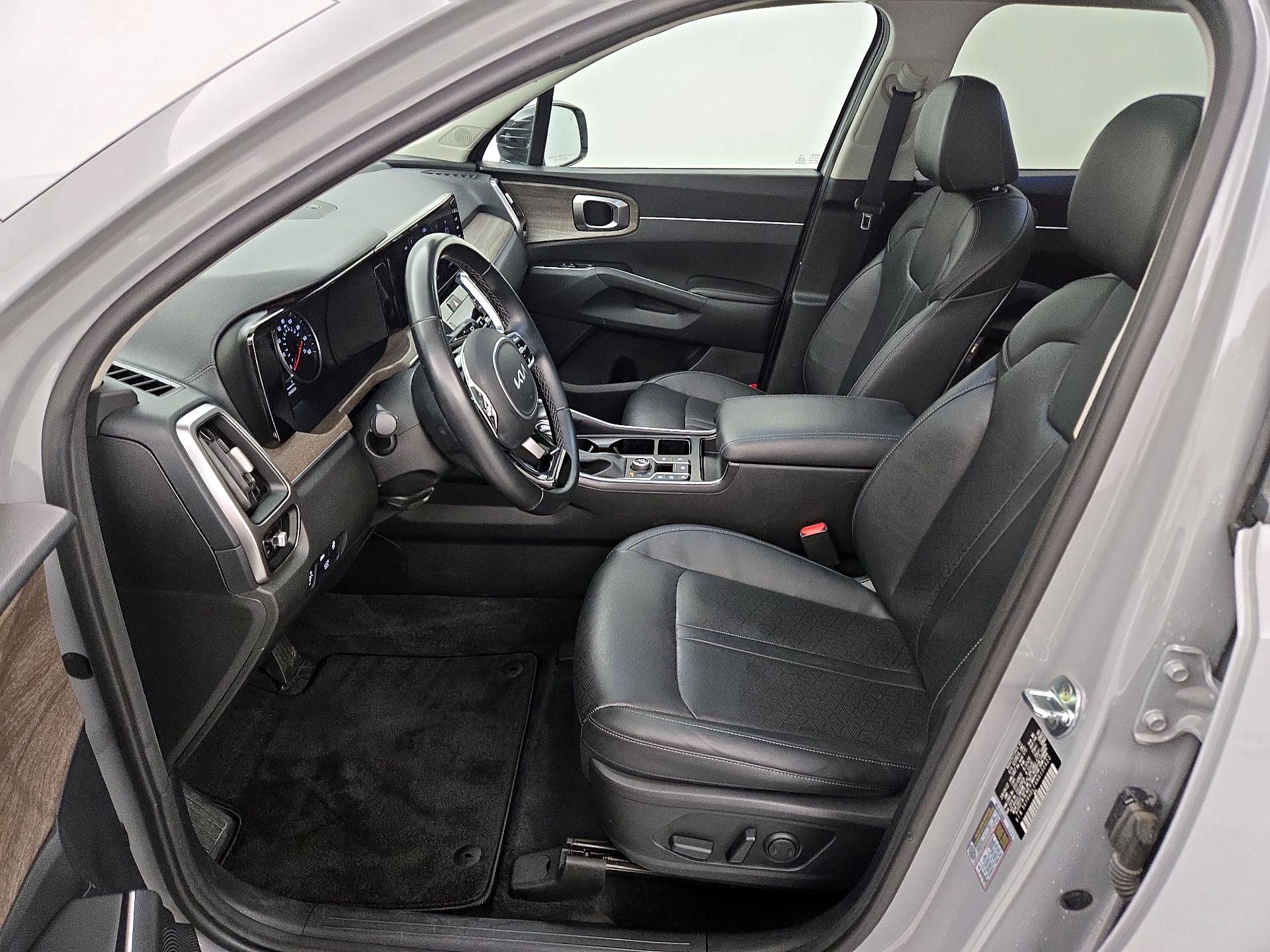 Thumbnail: 2022 Kia Sorento - 11
