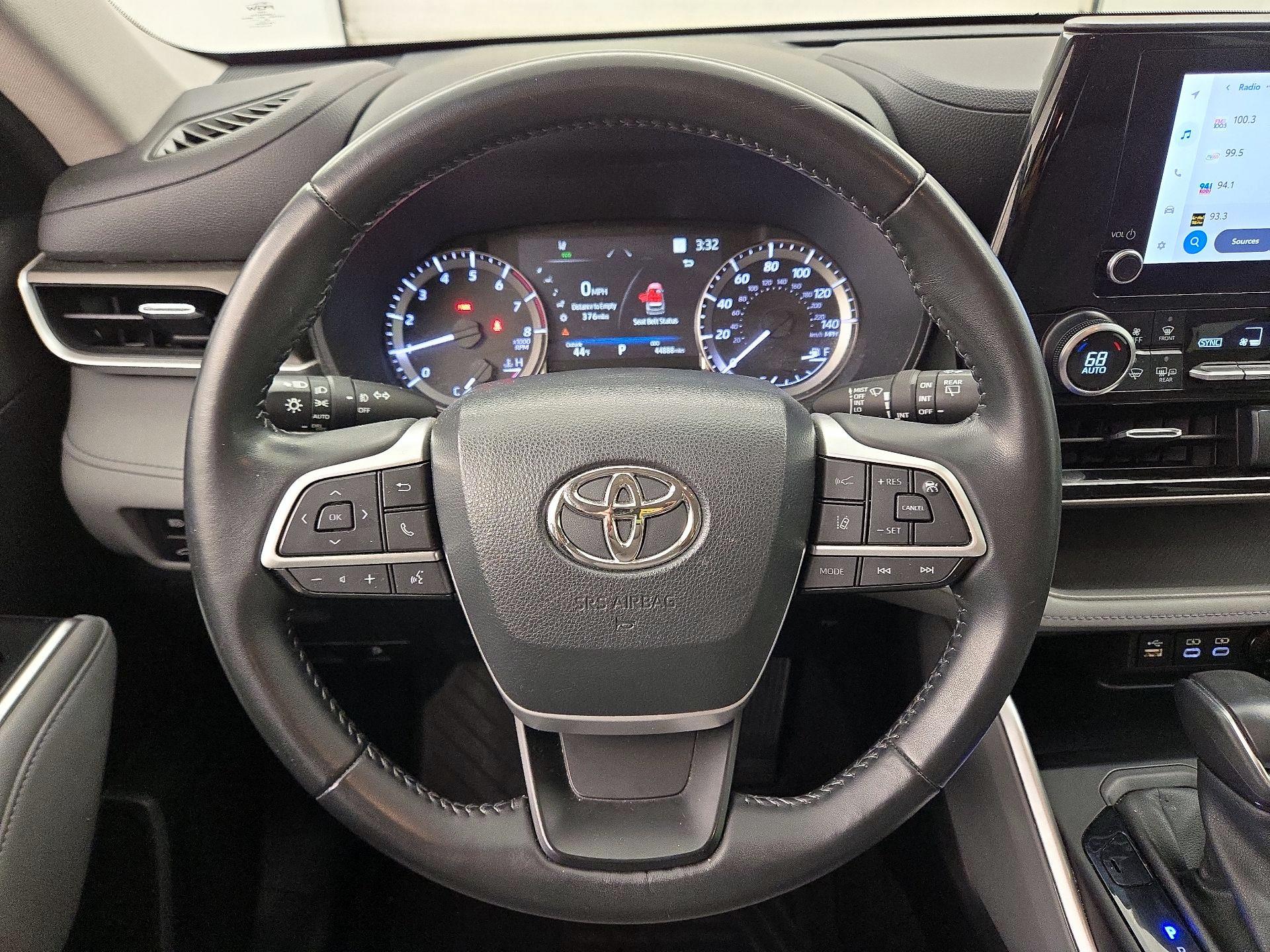 Thumbnail: 2023 Toyota Highlander - 10