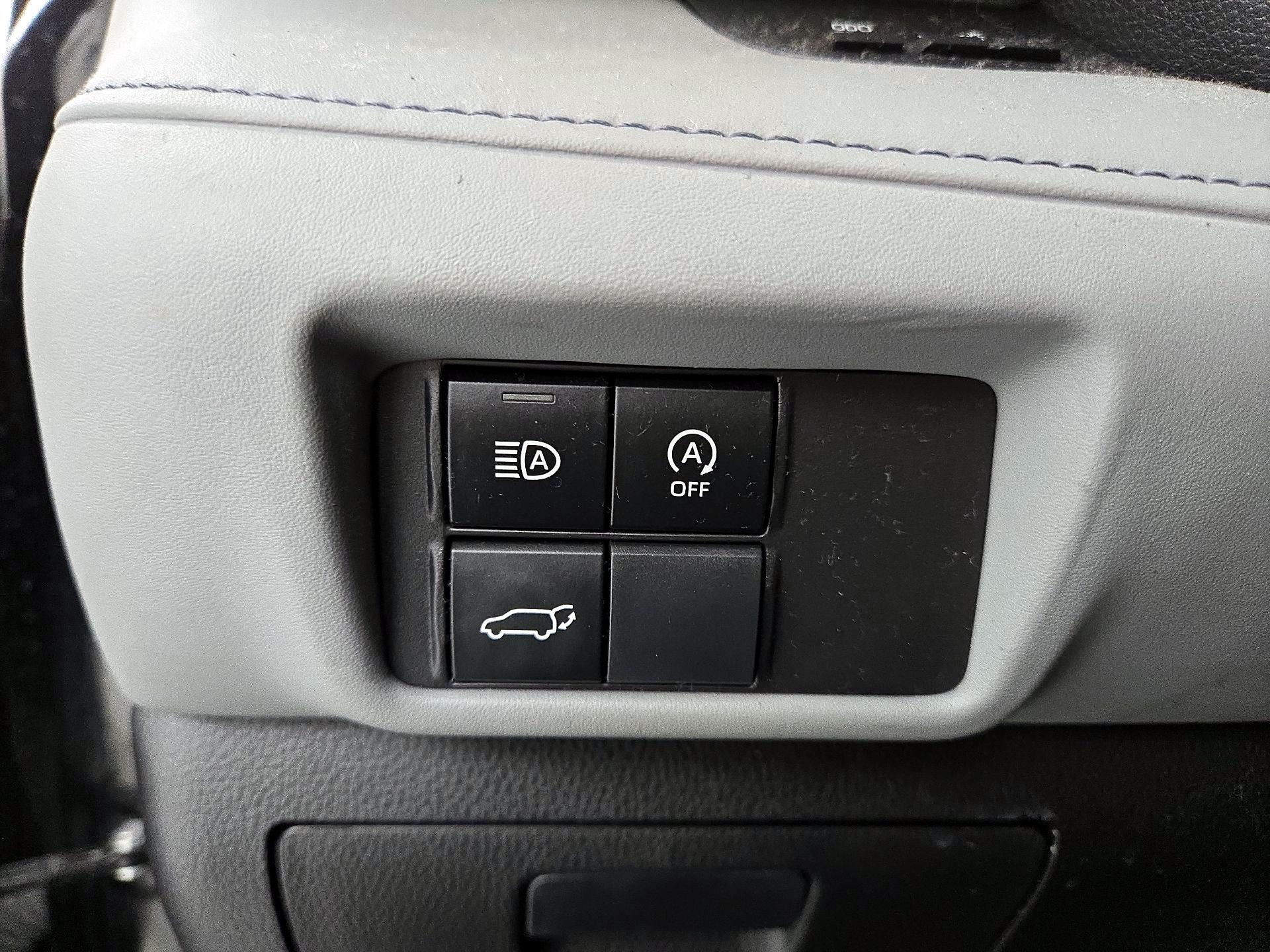 Thumbnail: 2023 Toyota Highlander - 13