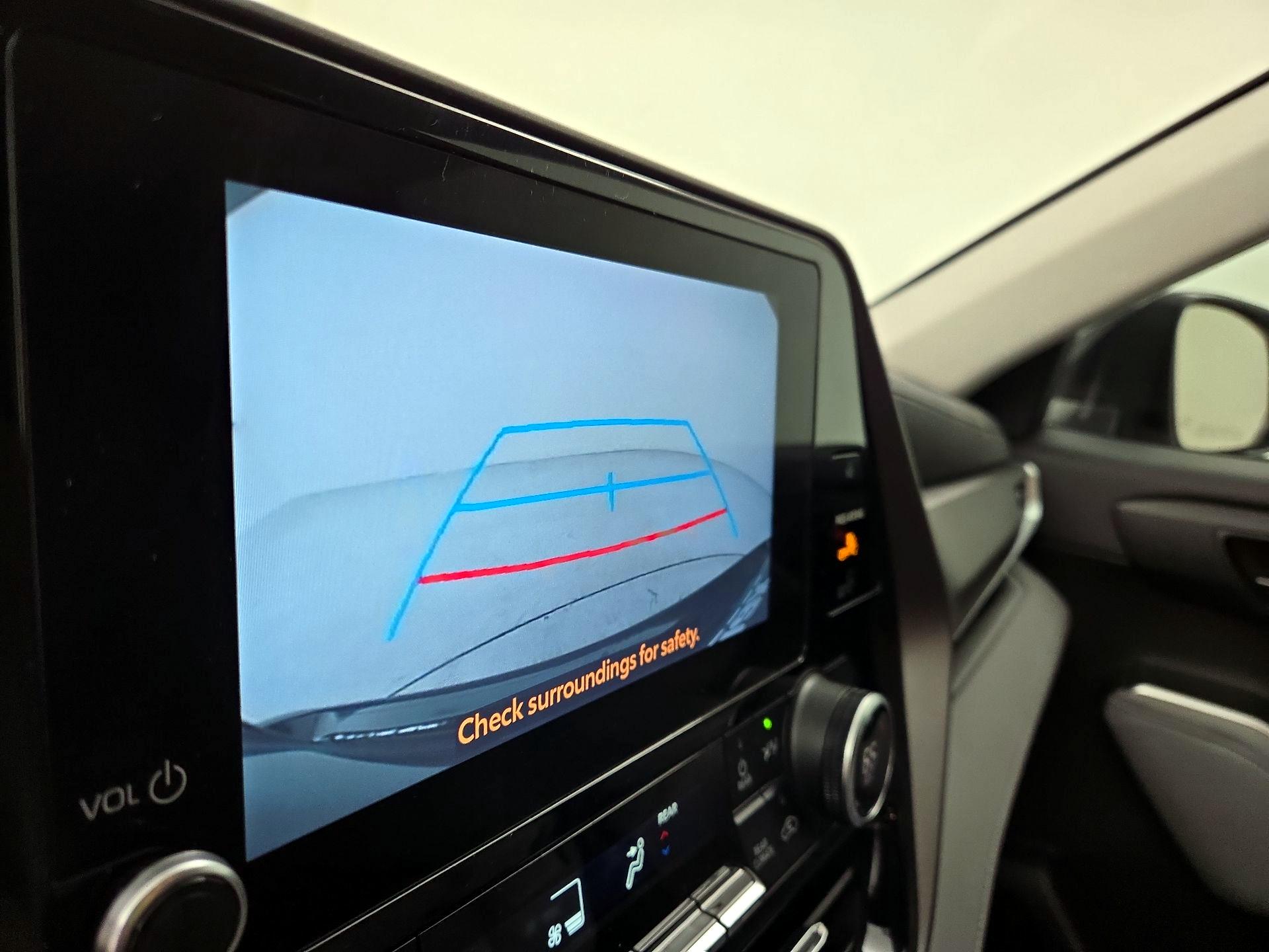 Thumbnail: 2023 Toyota Highlander - 14