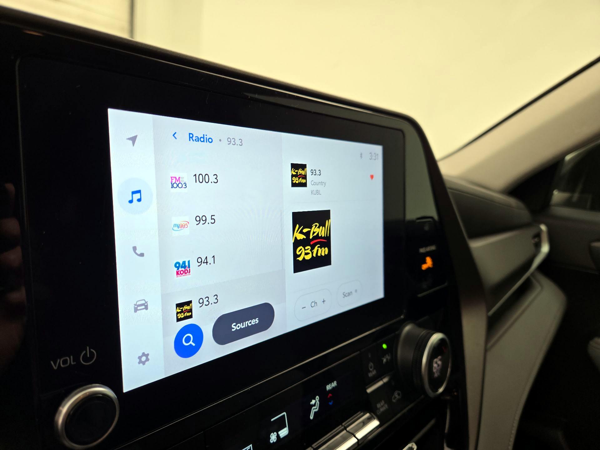 Thumbnail: 2023 Toyota Highlander - 15