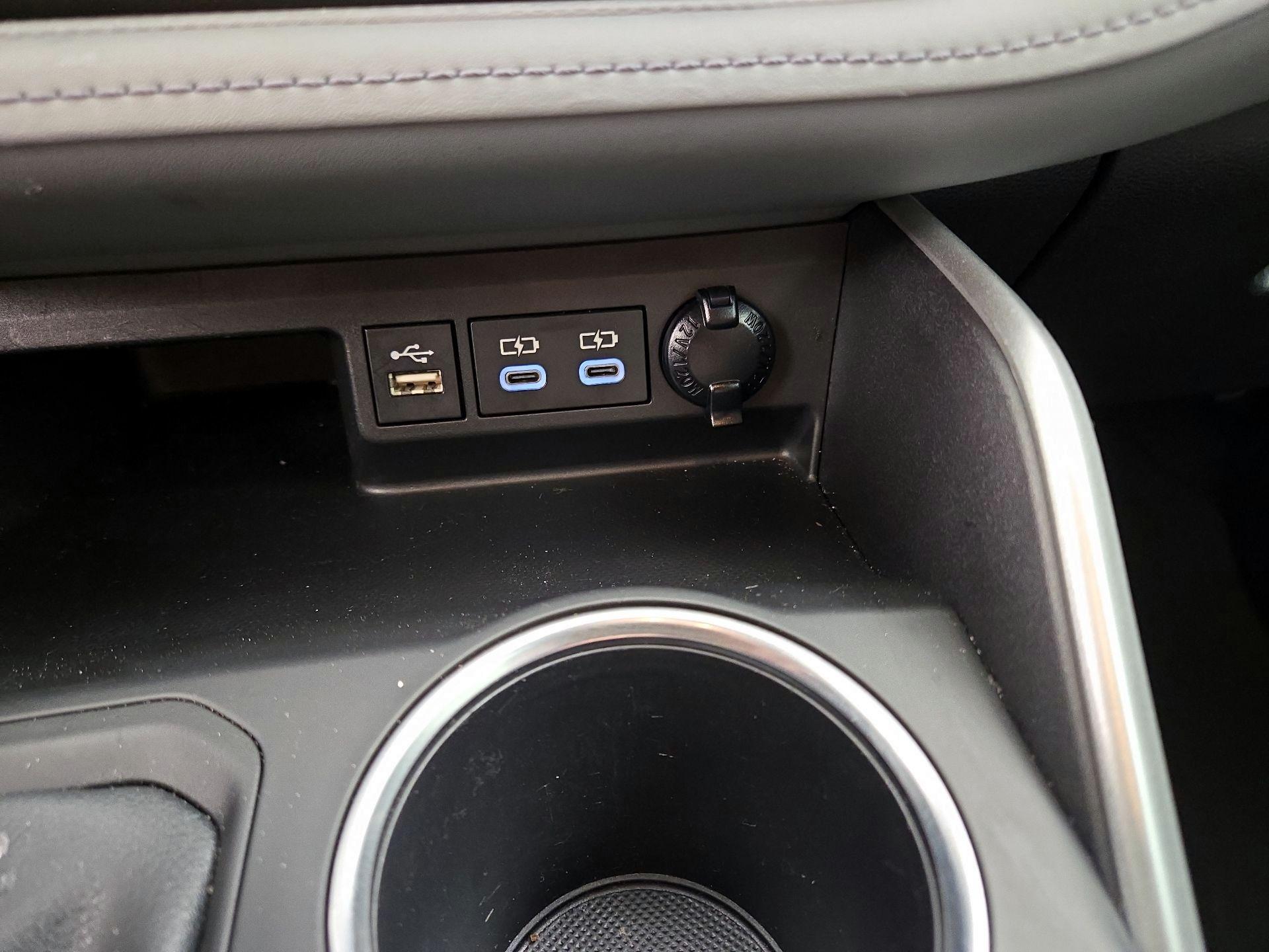 Thumbnail: 2023 Toyota Highlander - 18