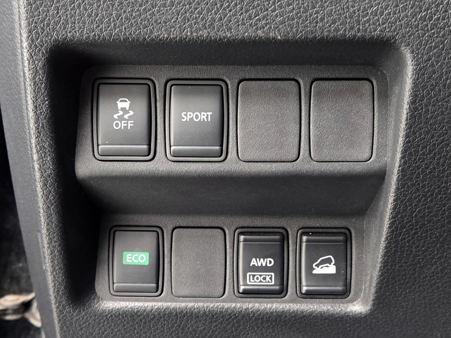 Thumbnail: 2015 Nissan Rogue - 13