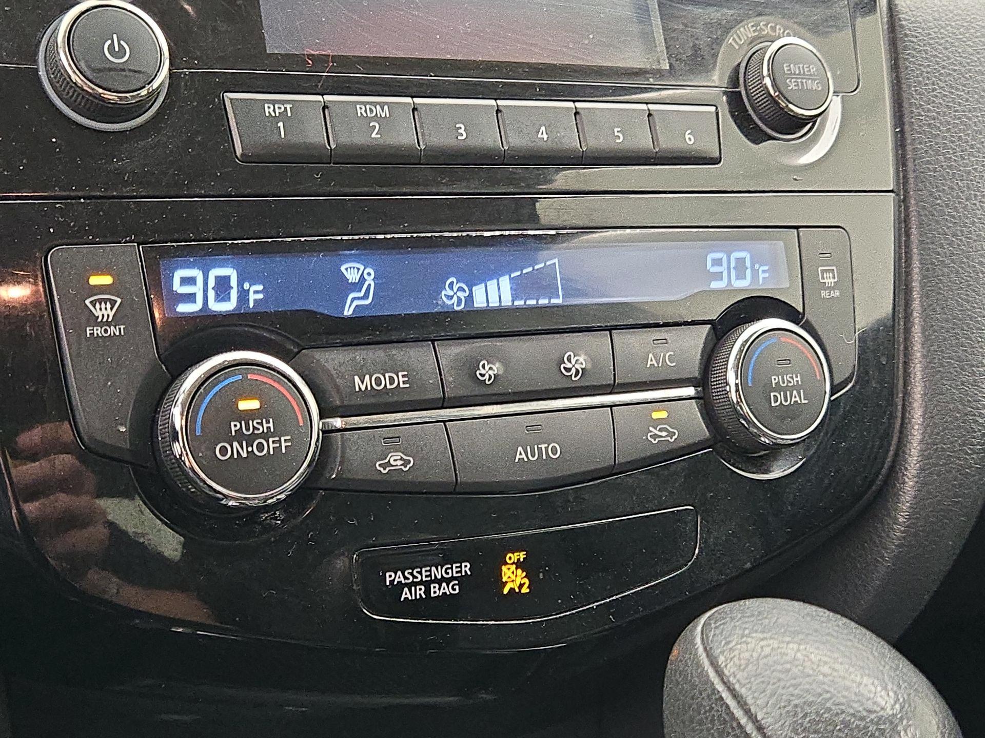 Thumbnail: 2015 Nissan Rogue - 16