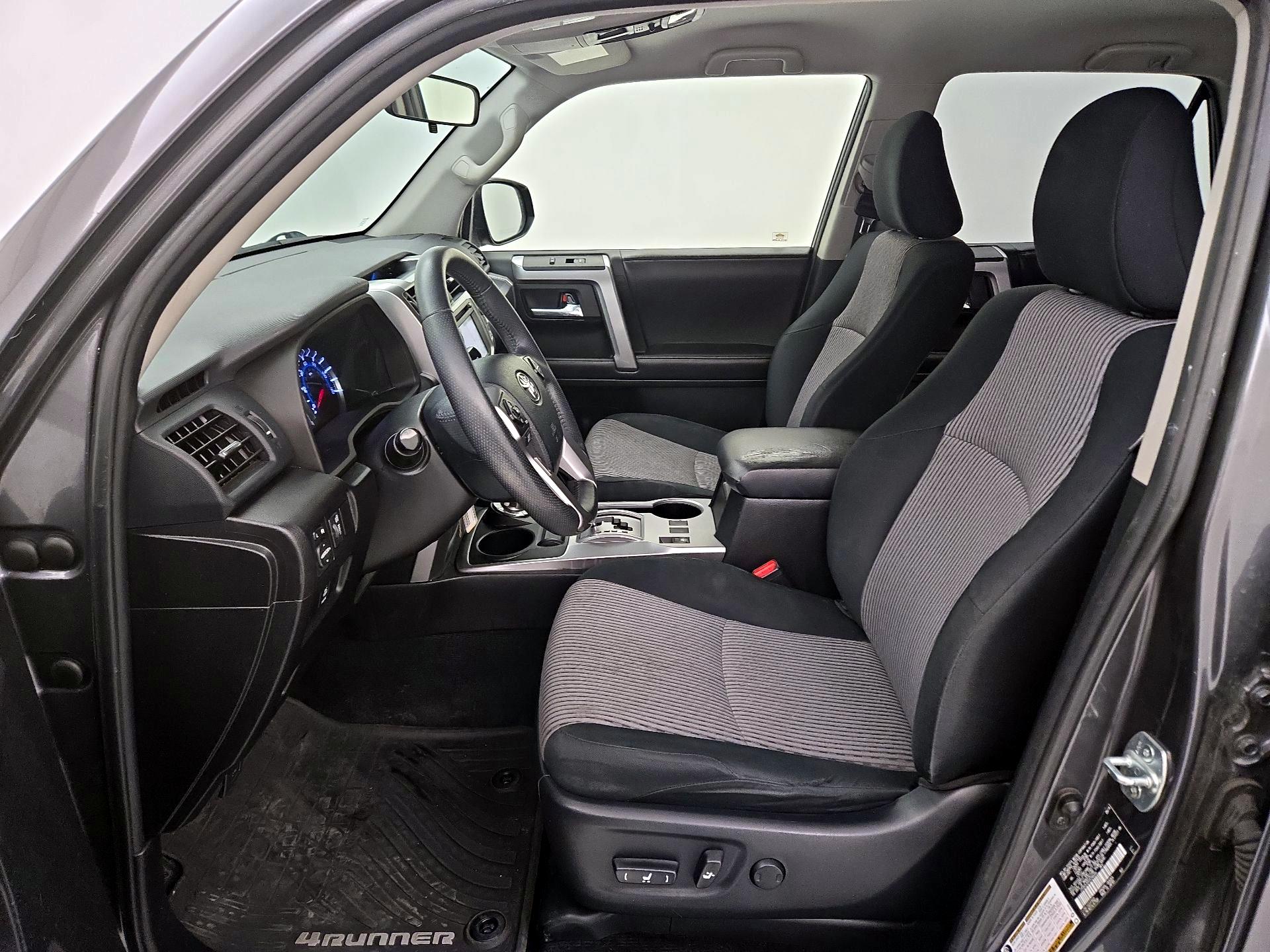 Thumbnail: 2016 Toyota 4Runner - 11