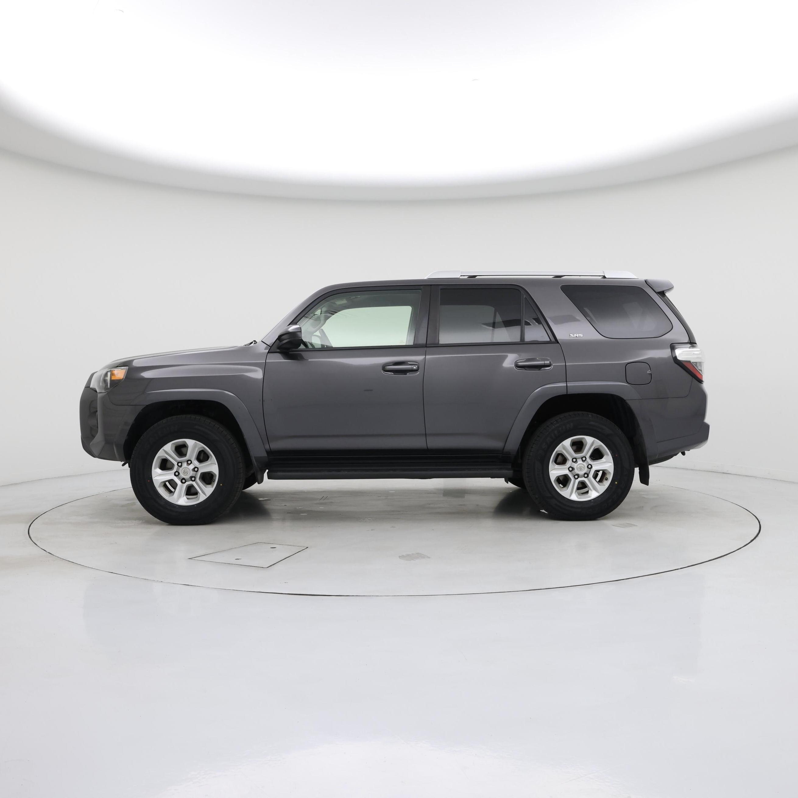 Thumbnail: 2016 Toyota 4Runner - 3