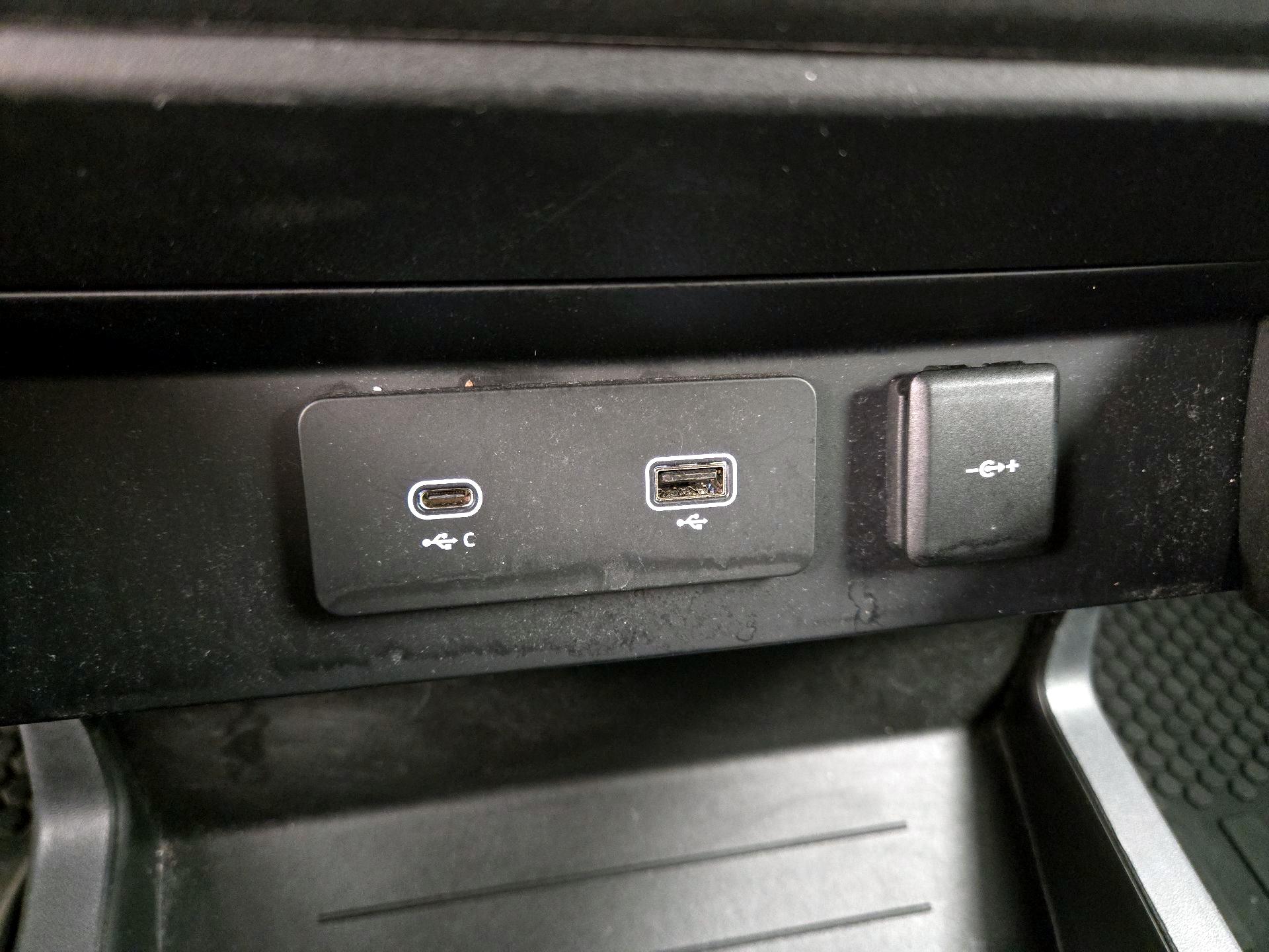 Thumbnail: 2024 Land Rover Defender - 19