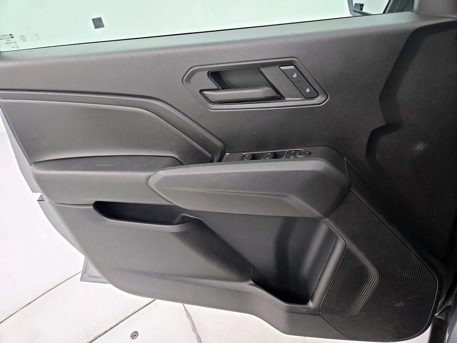 Thumbnail: 2023 Chevrolet Colorado - 12