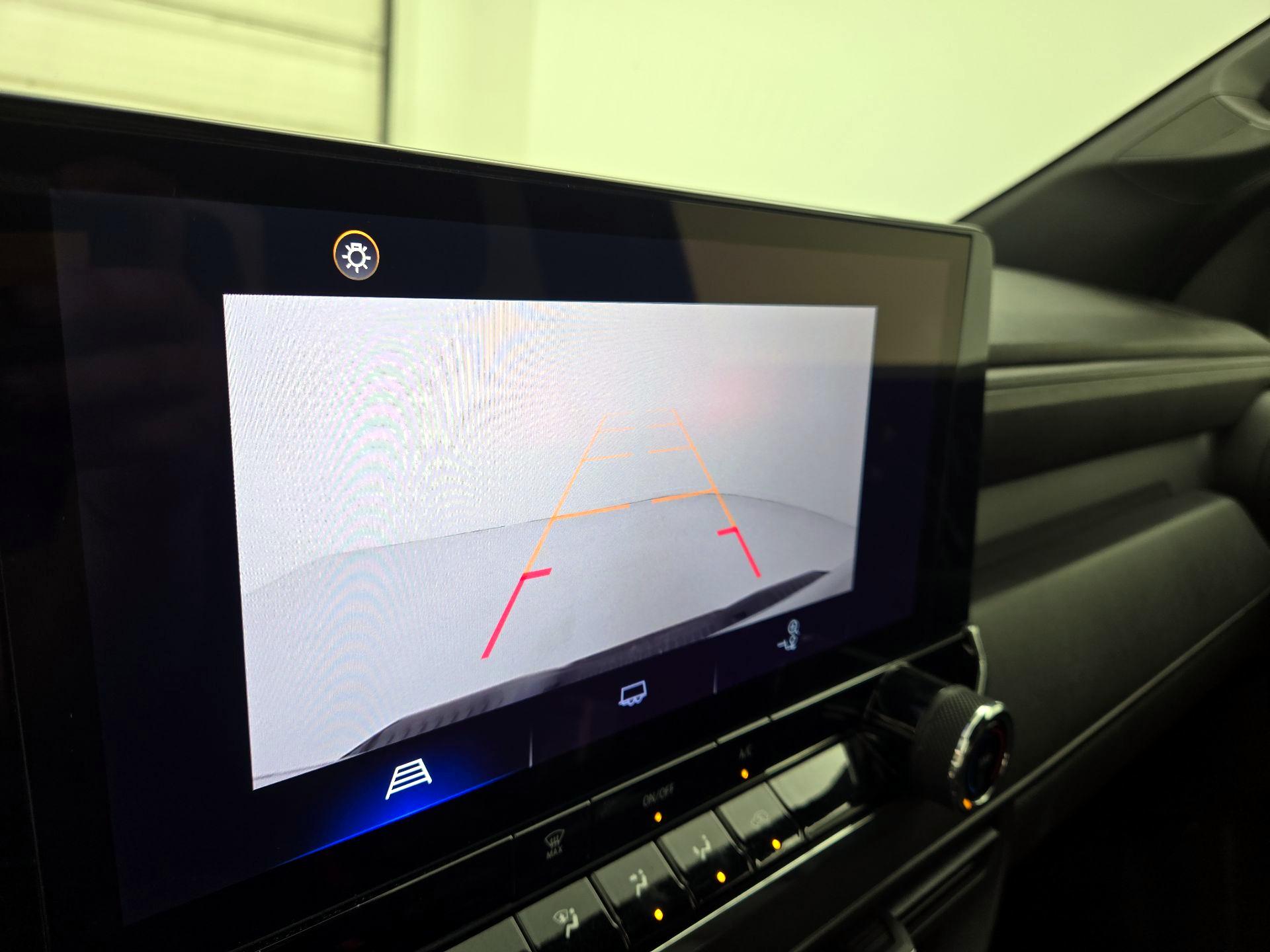 Thumbnail: 2023 Chevrolet Colorado - 14