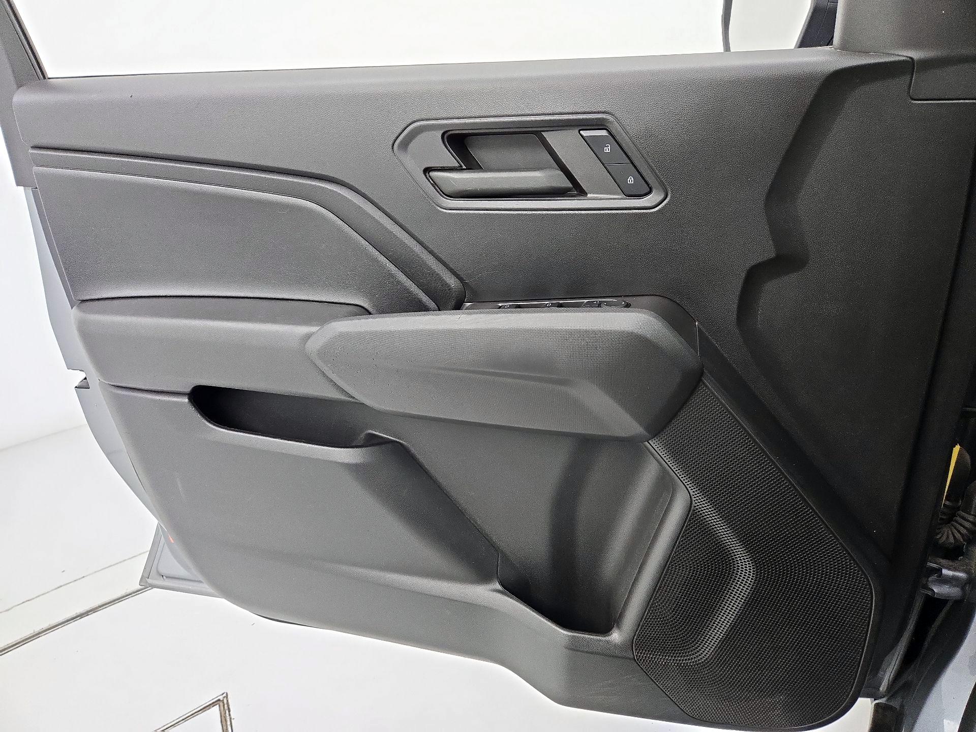 Thumbnail: 2023 Chevrolet Colorado - 12