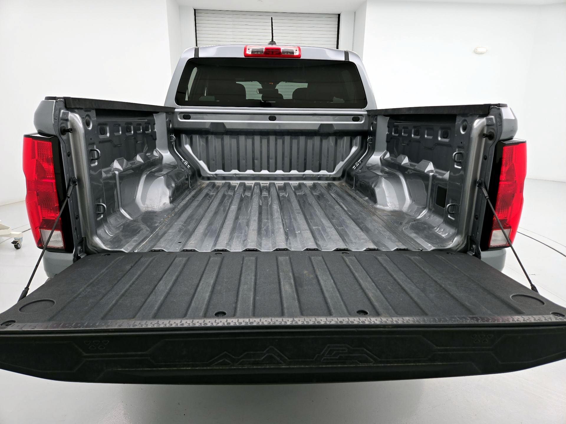 Thumbnail: 2023 Chevrolet Colorado - 20