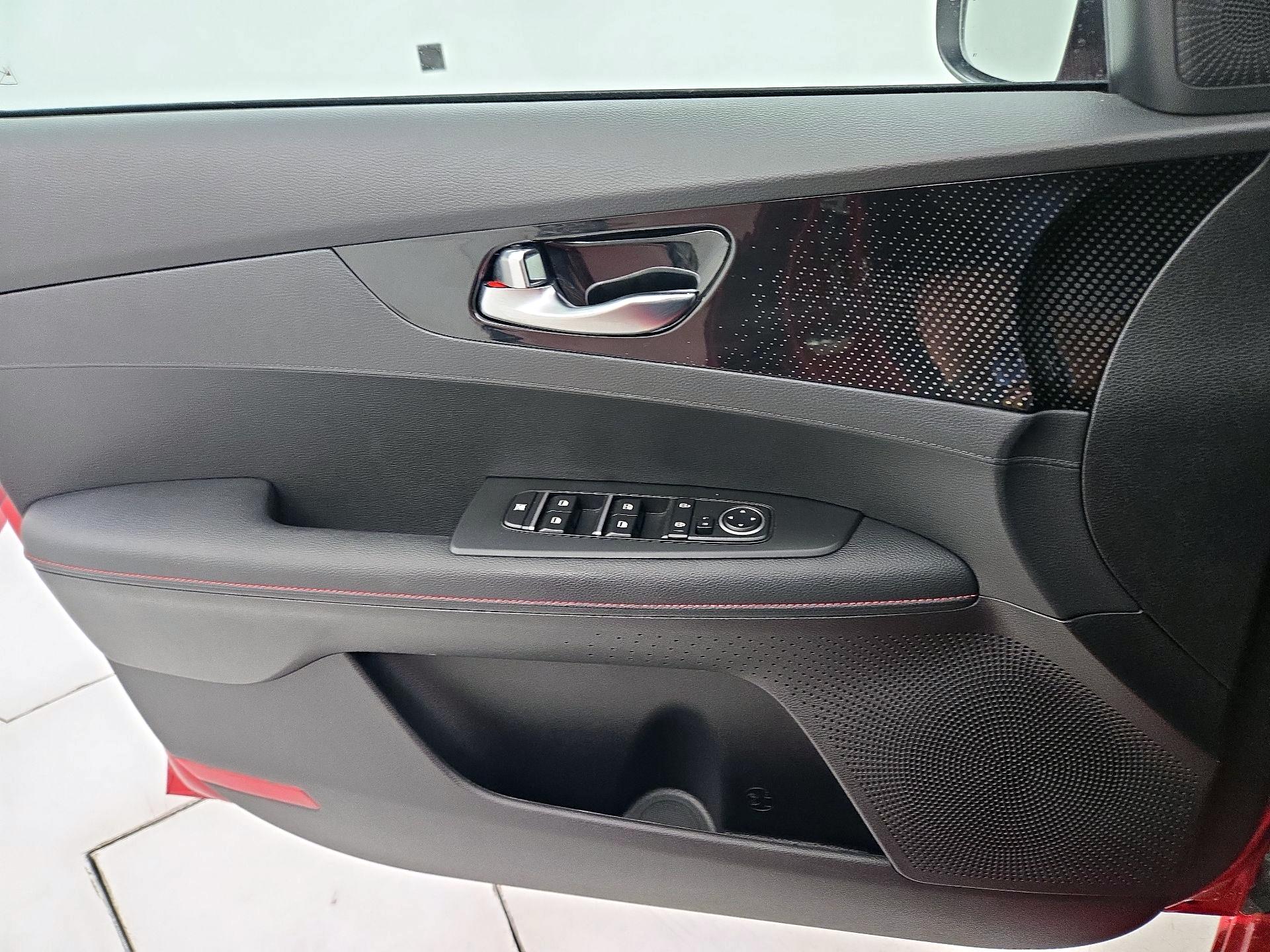 Thumbnail: 2023 Kia Forte - 12