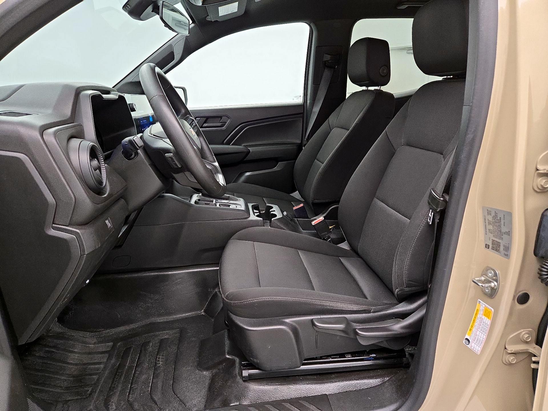 Thumbnail: 2023 Chevrolet Colorado - 11