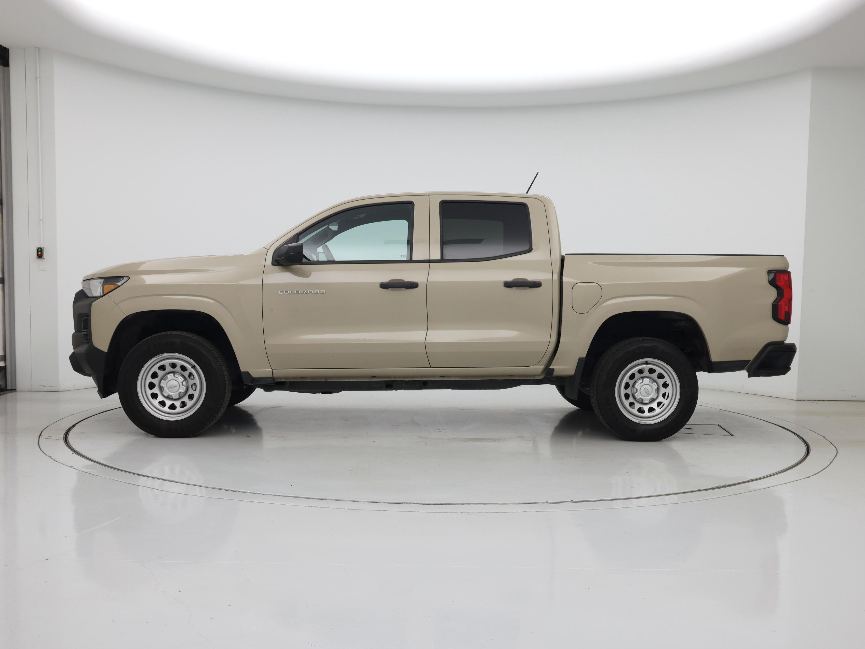 Thumbnail: 2023 Chevrolet Colorado - 3
