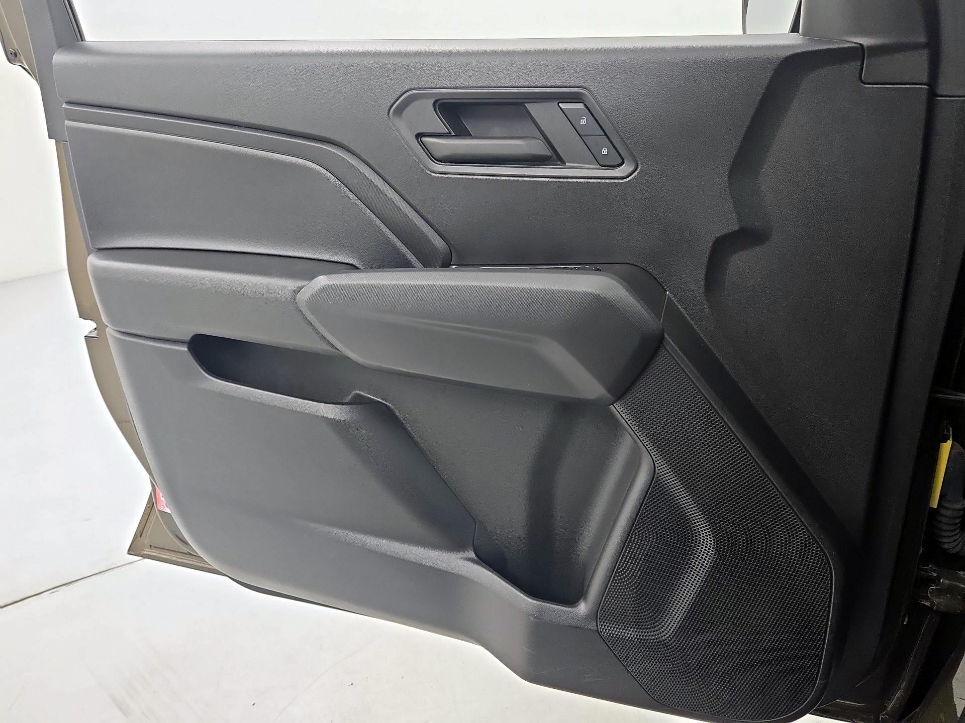 Thumbnail: 2023 Chevrolet Colorado - 12