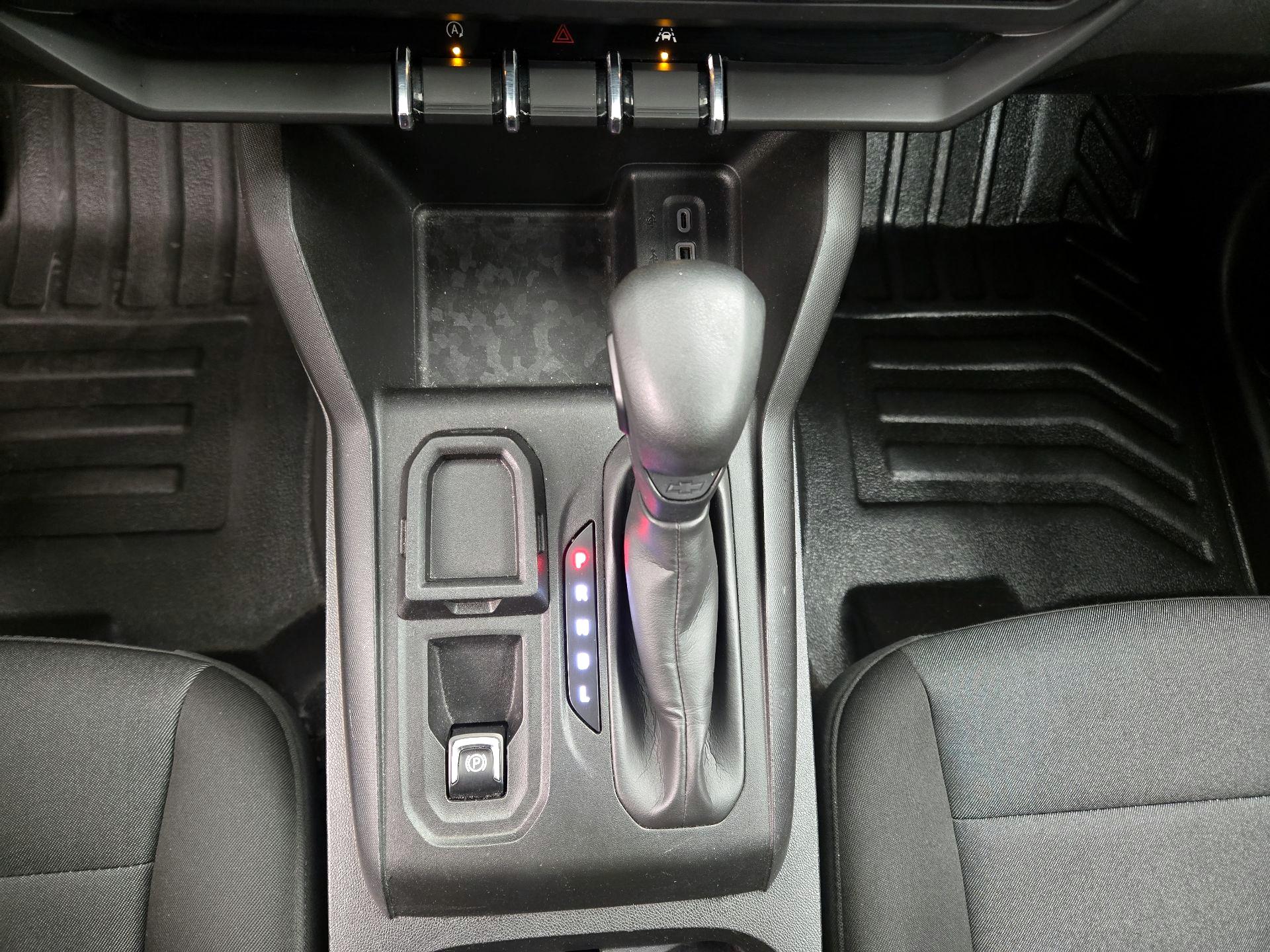 Thumbnail: 2023 Chevrolet Colorado - 17