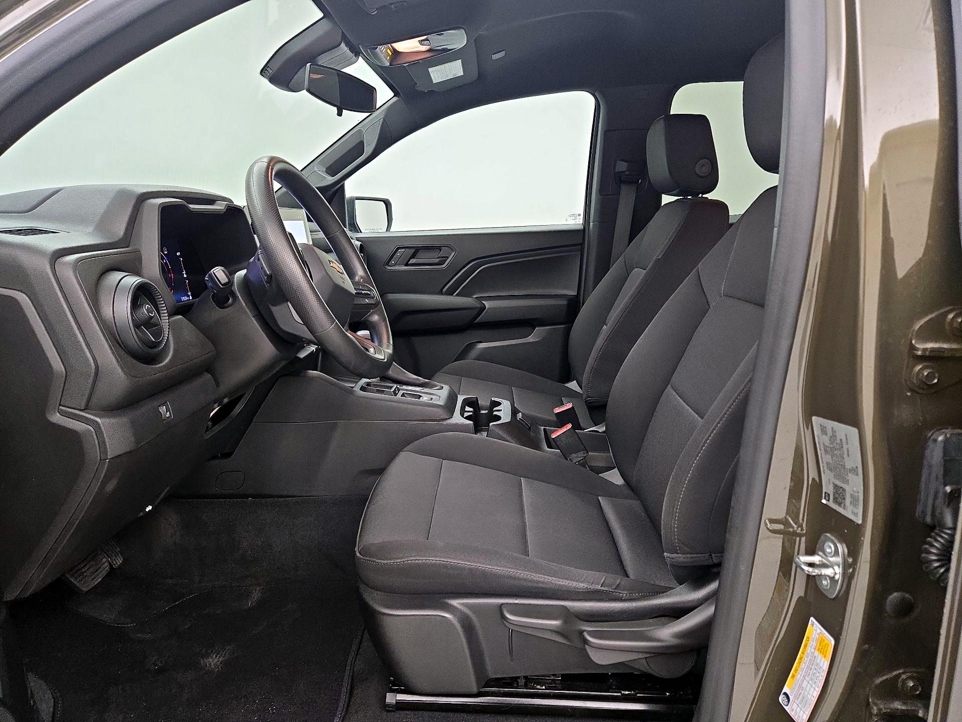 Thumbnail: 2023 Chevrolet Colorado - 11