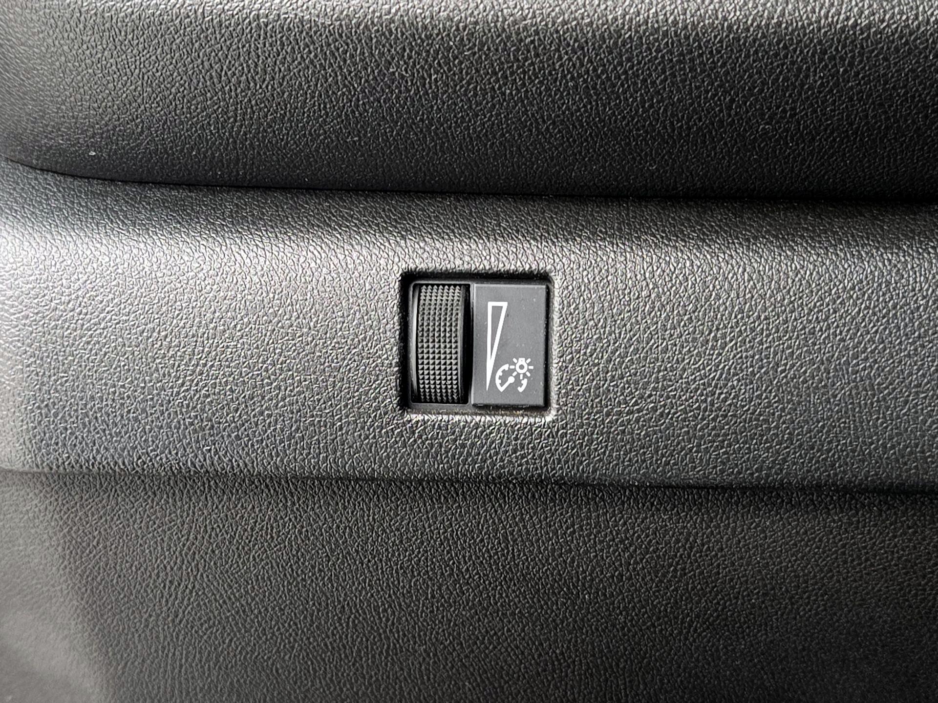 Thumbnail: 2023 Chevrolet Colorado - 13